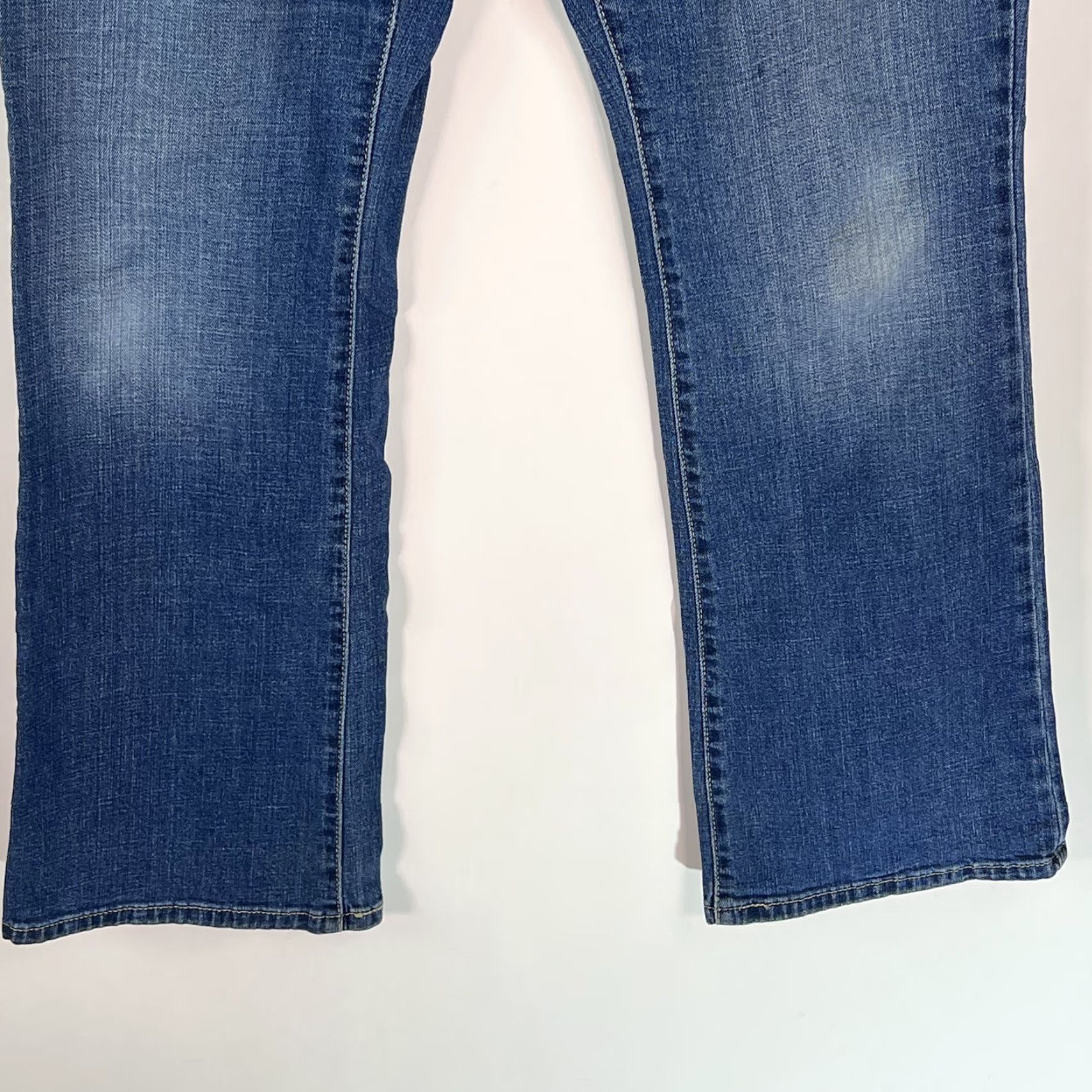 Levi's Levi's Womens Jeans Bootcut 5-Pocket Denim Size 10 Regular Low Rise Blue 32x32 515 M Vintage No Women Size 32" / US 10 / IT 46 - 6 Thumbnail