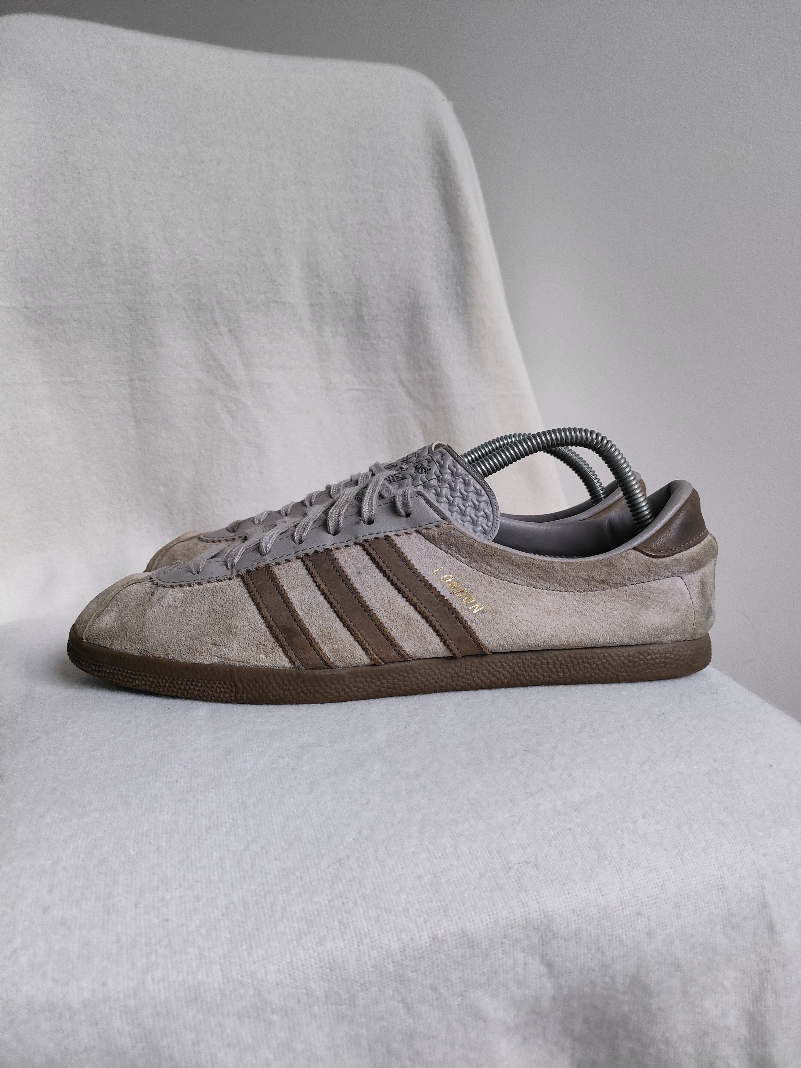 Adidas 2011 adidas London Trainers brown beige grey suede Size US 10.5 / EU 43-44 - 2 Thumbnail