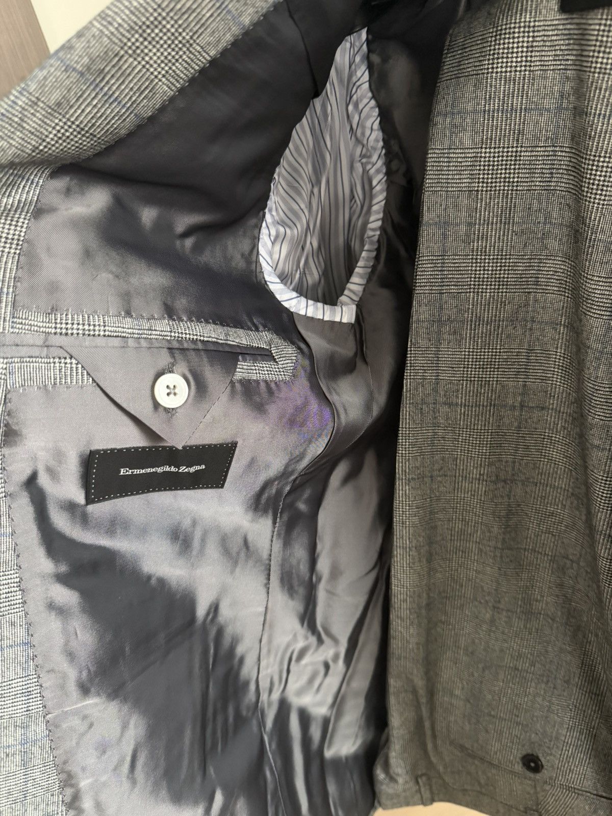 Ermenegildo Zegna Ermenegildo Zegna Gray Plaid 2-Piece Suit Size 40R US /50 IT Size 40R - 6 Thumbnail