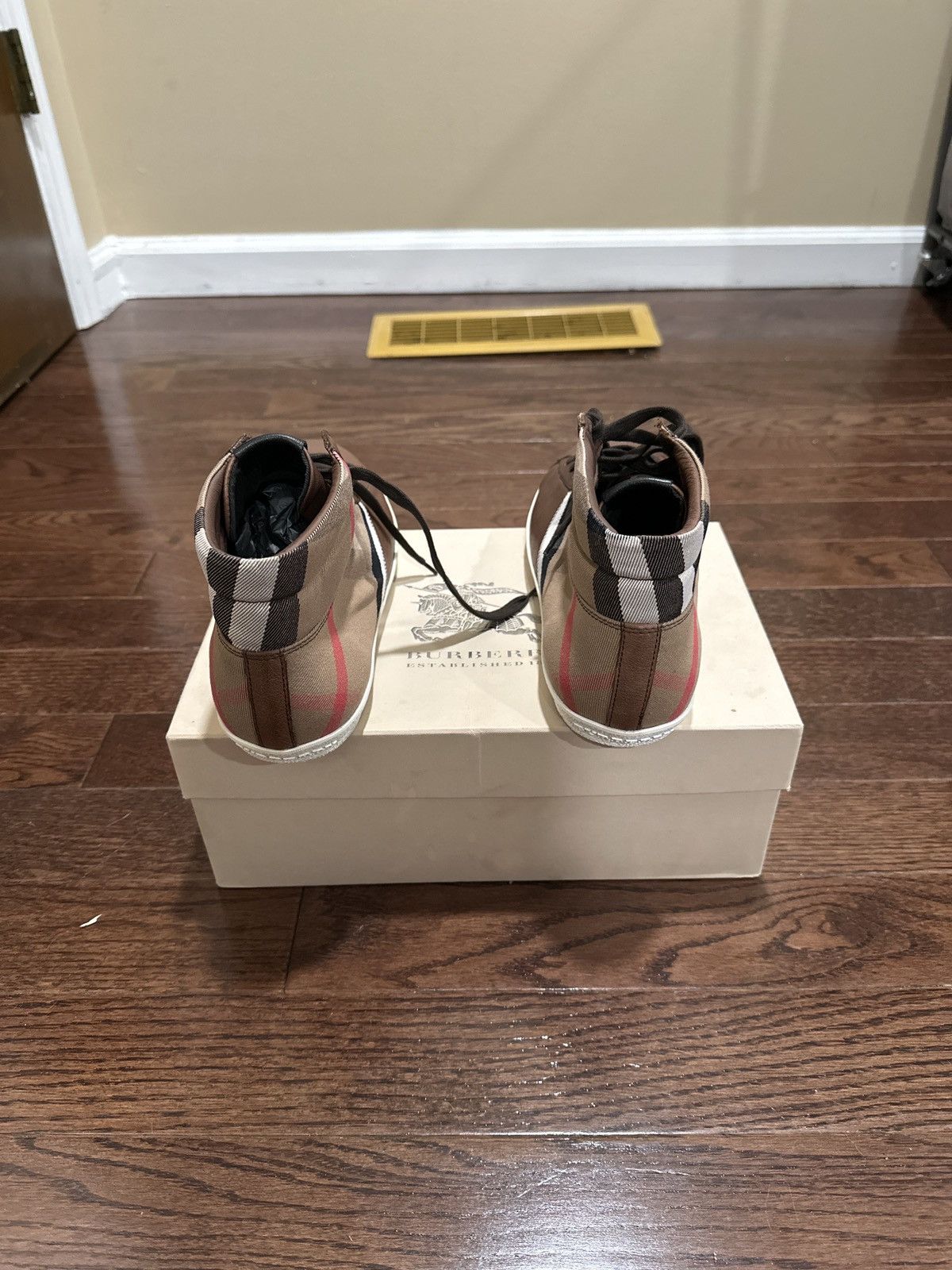 Burberry Burberry Vintage Check High Top Sneaker Size US 11 / EU 44 - 2 Thumbnail
