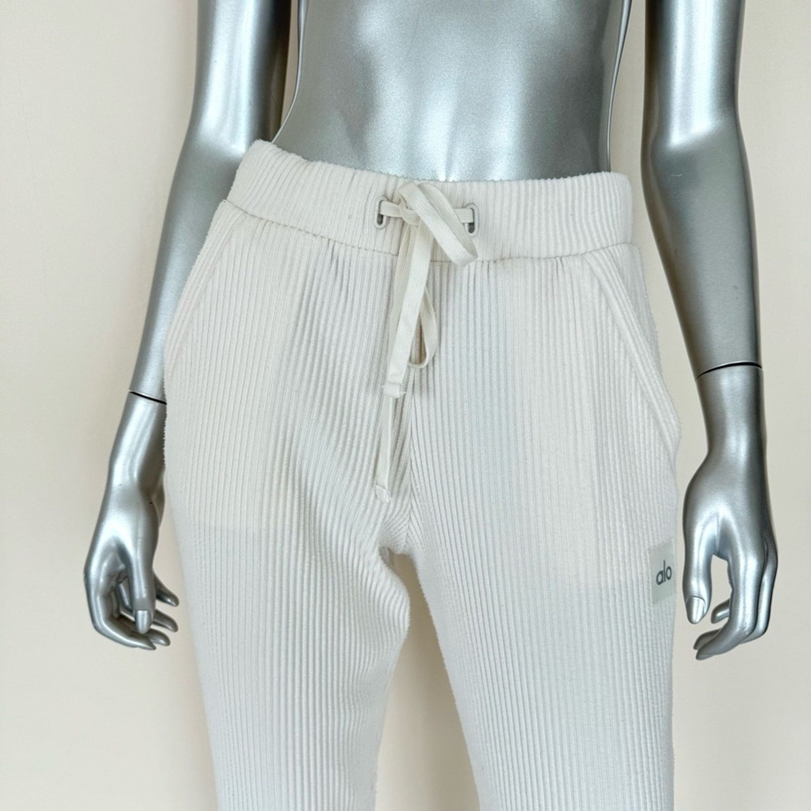 Alo Yoga ALO Yoga women ivory sweatpants size S Size 28" / US 6 / IT 42 - 3 Thumbnail