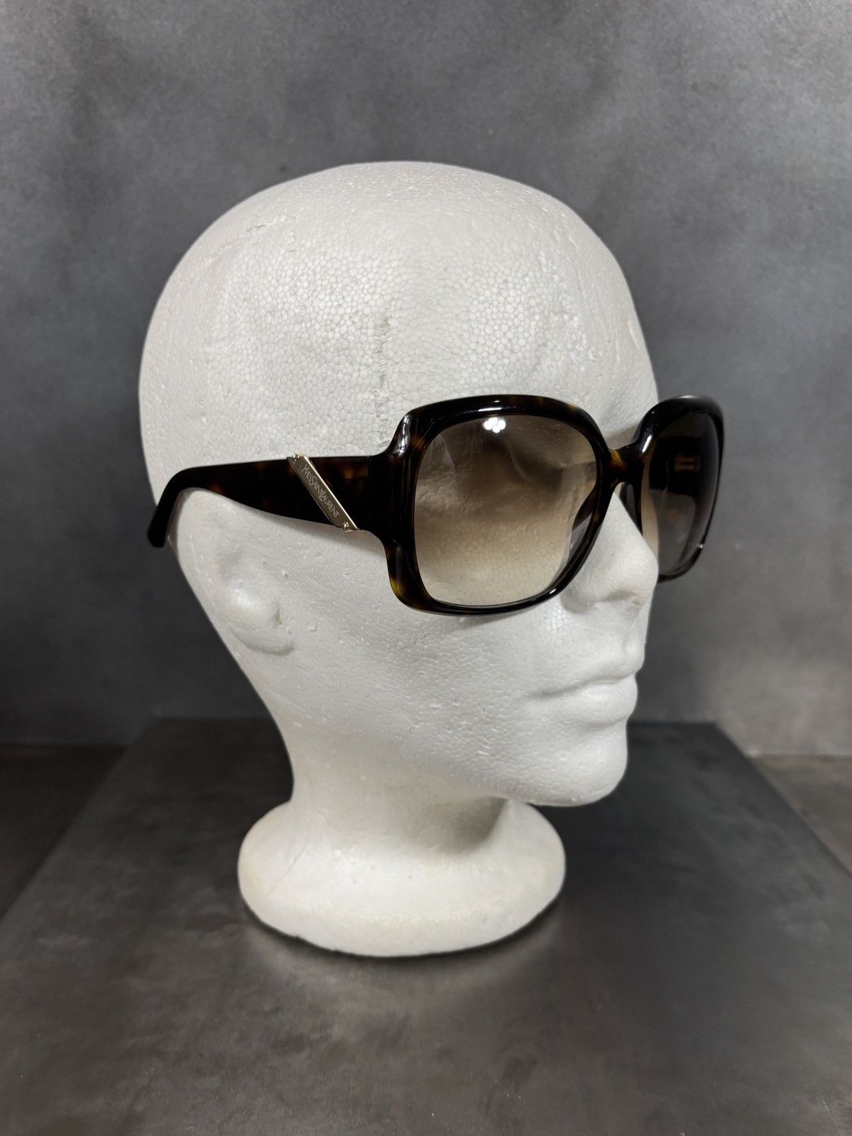 Yves Saint Laurent Yves Saint Laurent Sunglasses Oversized 2010s Size ONE SIZE - 2 Thumbnail