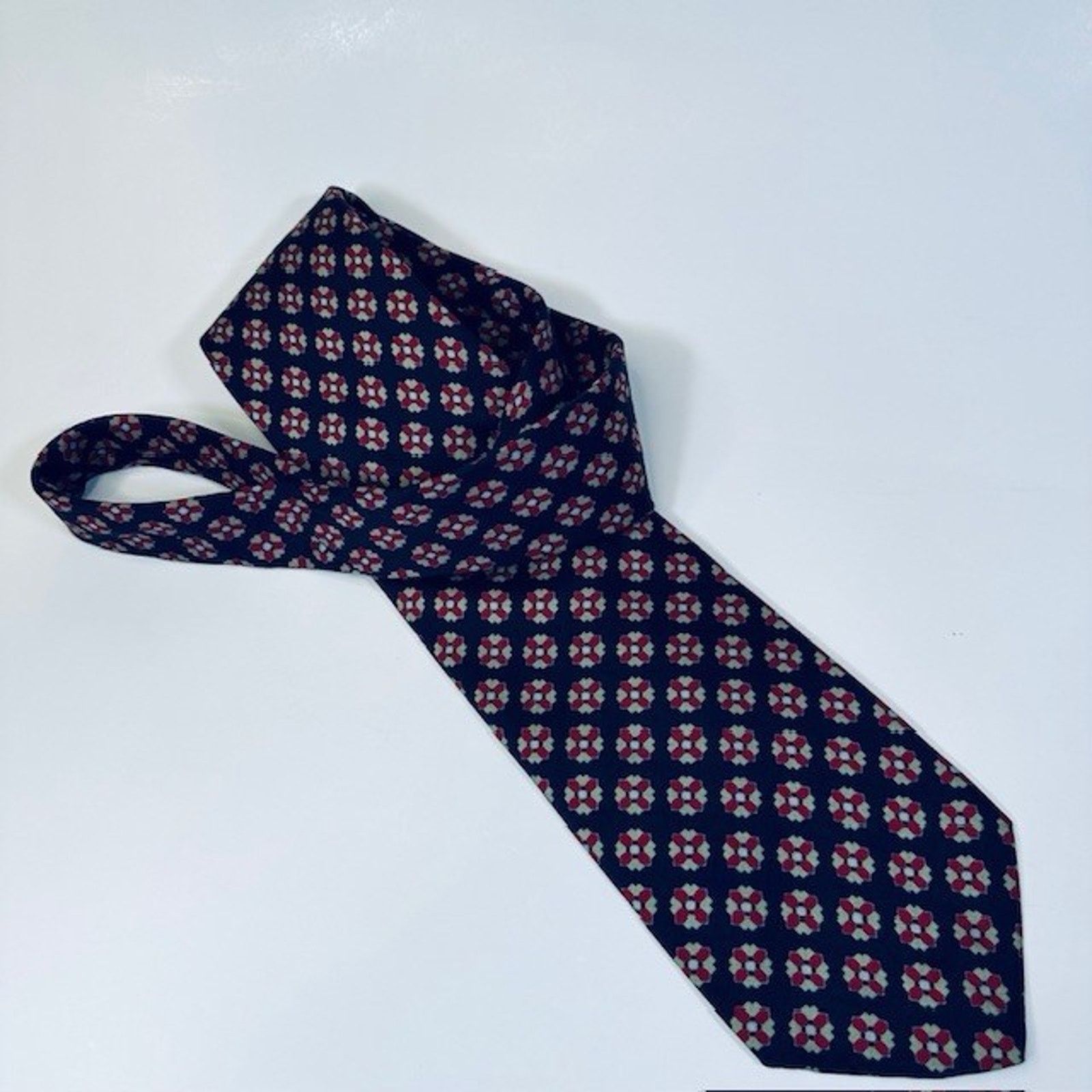 Other Reis of New Haven Saxon Shop Neck Tie Blue/Red Floral Preppy Size ONE SIZE - 6 Thumbnail