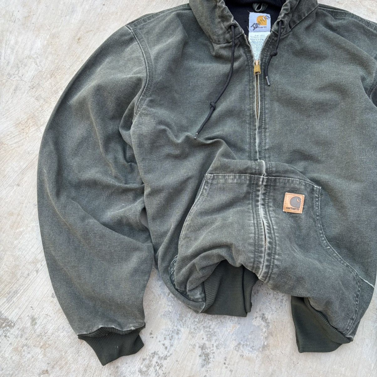 Vintage Sundaded Carhartt Active Jacket J25 Mos