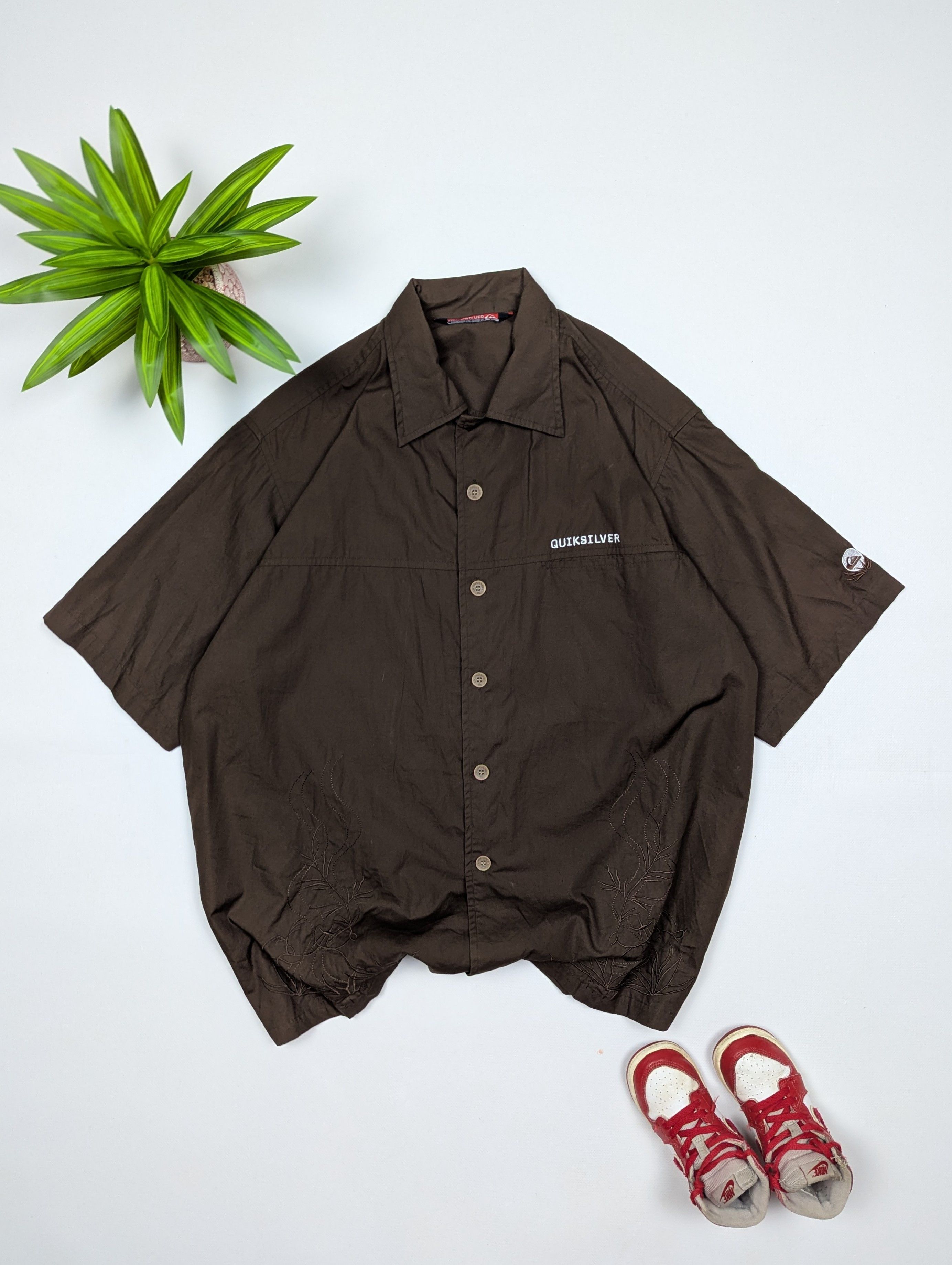 Quiksilver Y2K Quiksilver Brown Embroidered Shirt L Vintage Surf Skater Size US L / EU 52-54 / 3 - 1 Thumbnail