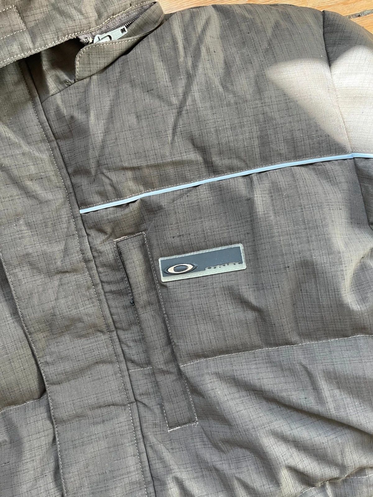 Oakley Archive Puffer Jacket down gorpcore outdoor image 3