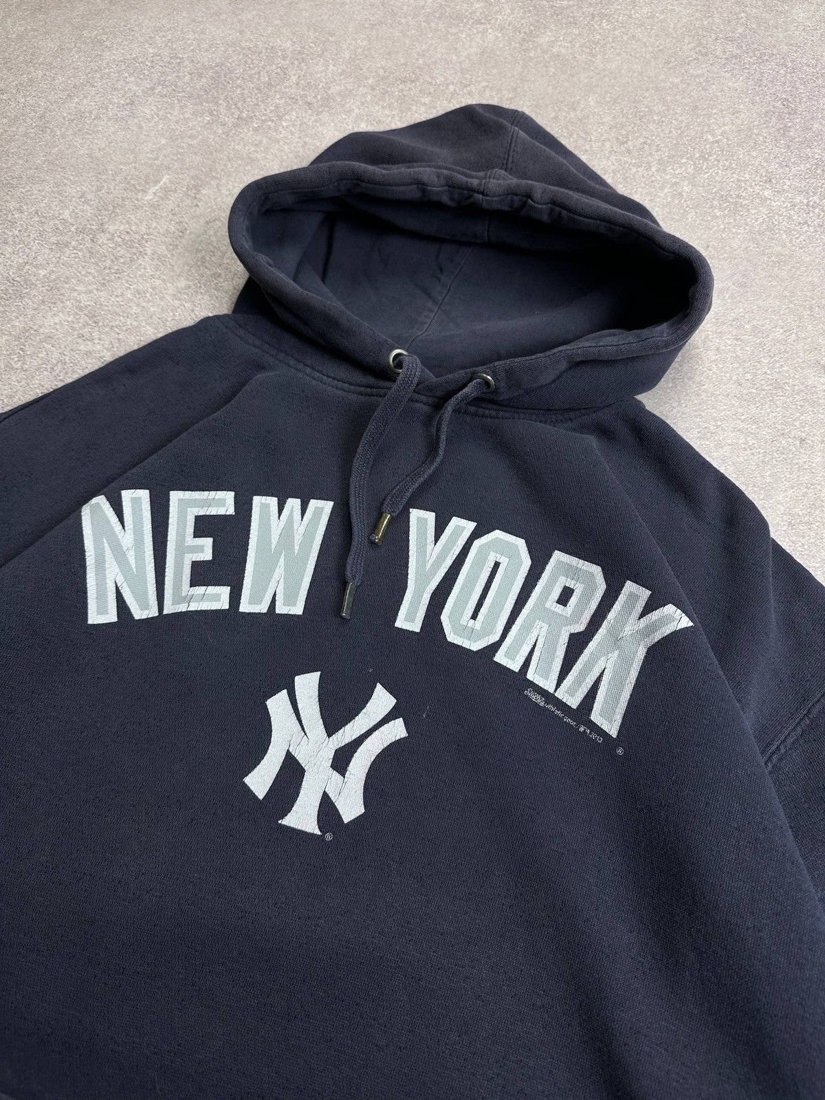 New York Yankees Vintage New York Yankees Majestic Style Boxy Hoodie L Rare Size US L / EU 52-54 / 3 - 4 Thumbnail