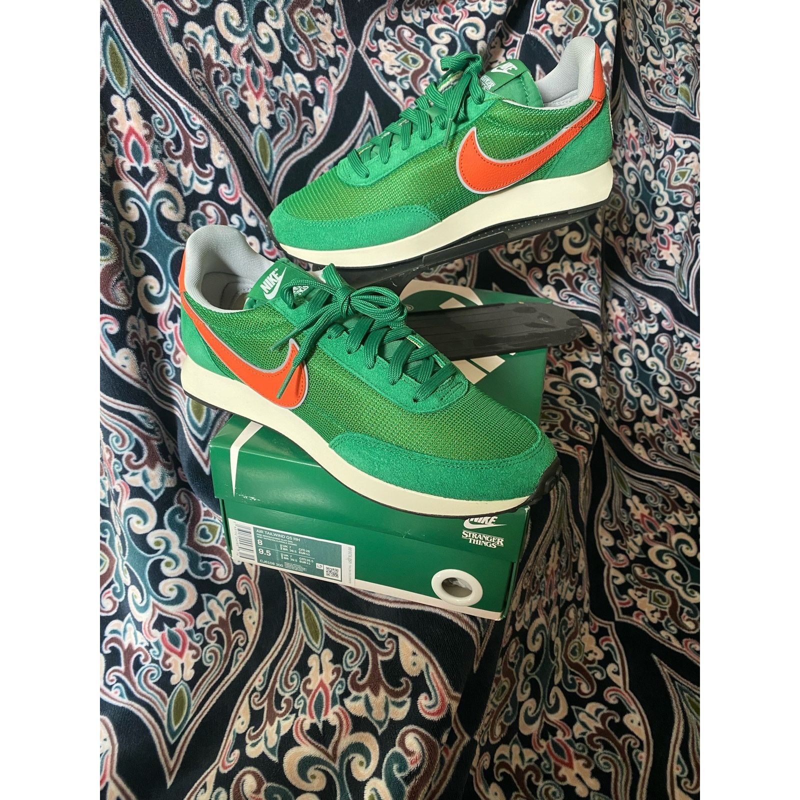 Nike Nike Tailwind 79 Stranger Things Hawkins High School m8 w9.5 Size US 8 / EU 41 - 4 Thumbnail