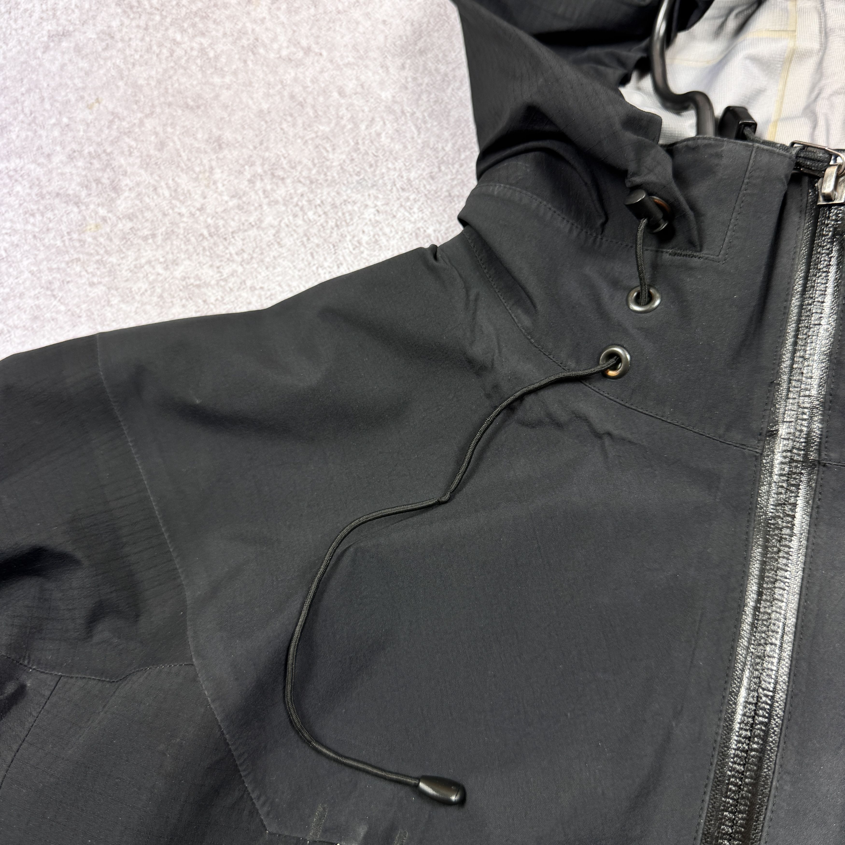 Arc'teryx Vintage Arcteryx Goretex XCR Membrana Jacket Outdoor Size M Size M / US 6-8 / IT 42-44 - 19 Thumbnail