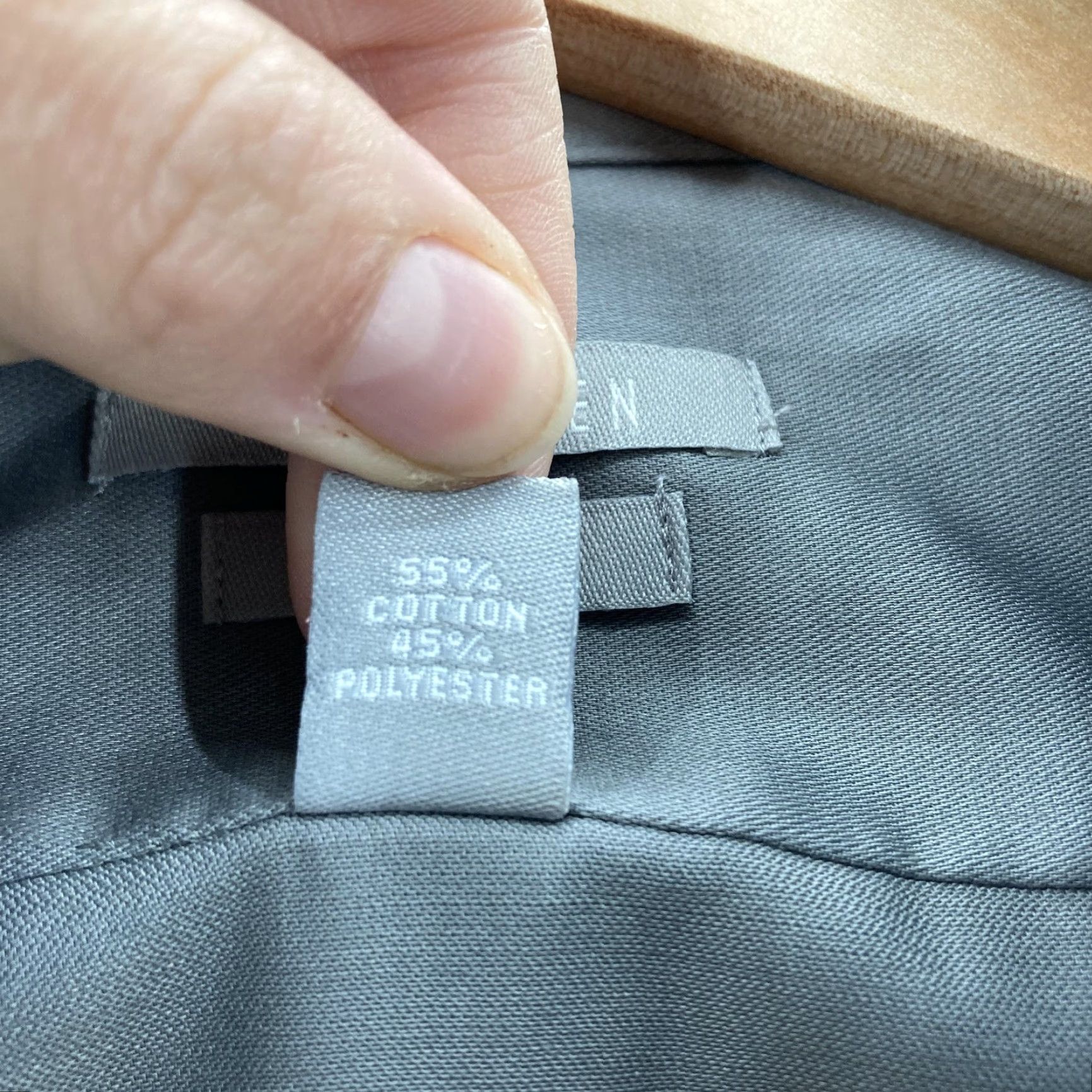 Van Heusen Van Heusen Shirt Mens 14.5 Grey Lux Sateen Fitted No Iron Business Casual Dress Shirt Long Sleeve Slim Chest Pocket Women/Womens? Size US M / EU 48-50 / 2 - 5 Thumbnail