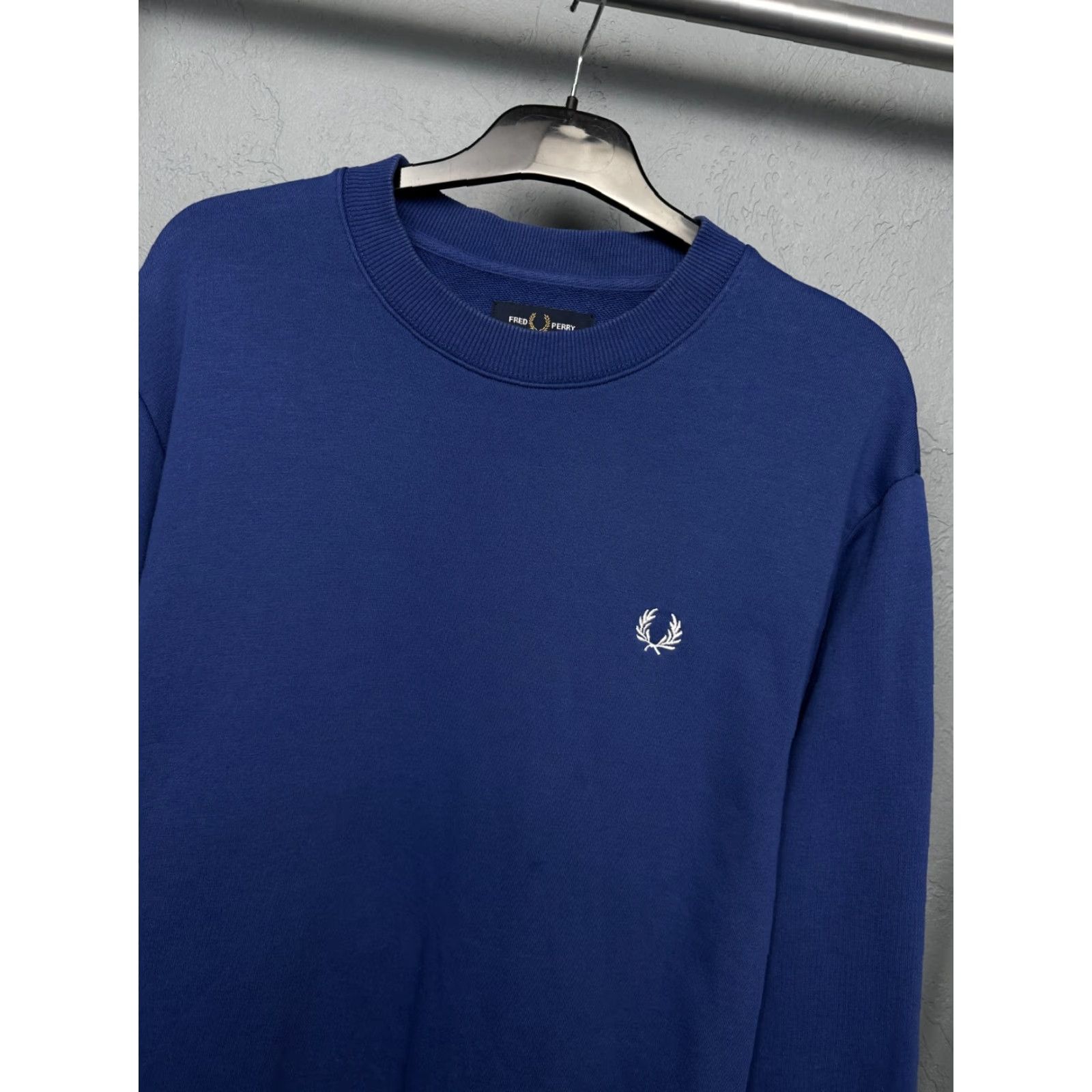 Fred Perry Fred Perry Mens Crew Neck Sweatshirt XL Blue Cotton Logo Sweatshirt Mens Size US XL / EU 56 / 4 - 2 Thumbnail
