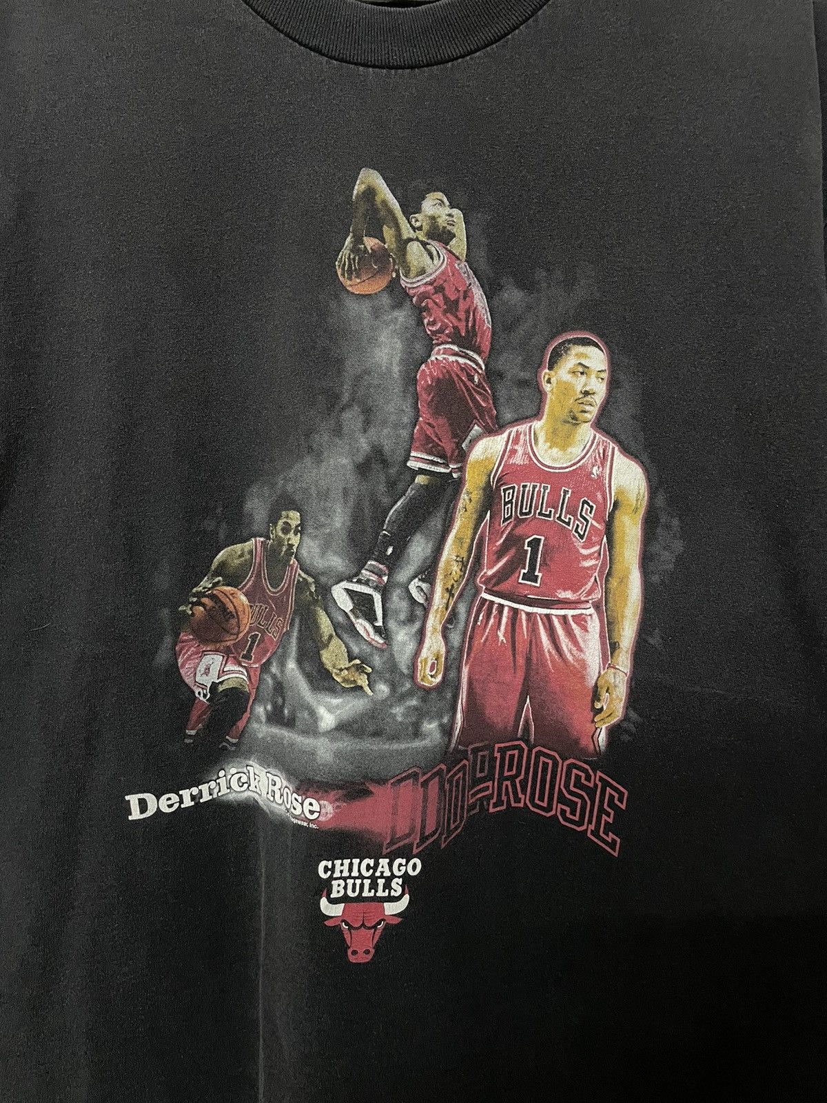 NBA × Vintage Vintage Chicago Bulls Derrick Rose T-Shirt. Size US XL / EU 56 / 4 - 3 Thumbnail