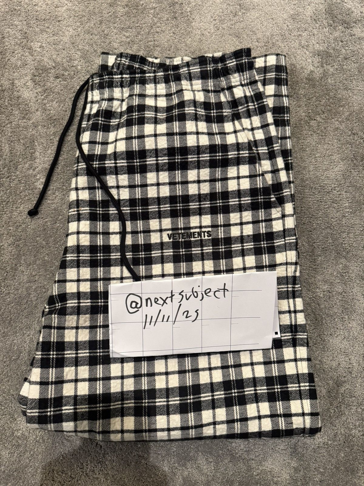 Vetements VETEMENTS METALIZED WRINKLED PYJAMA TROUSERS Size S (32) Size US 32 / EU 48 - 10 Thumbnail