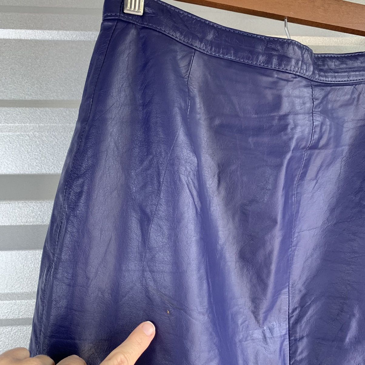Vintage Vintage Leather Purple Pencil Skirt Size Medium Comint Size 34" / US 12 / IT 48 - 4 Thumbnail