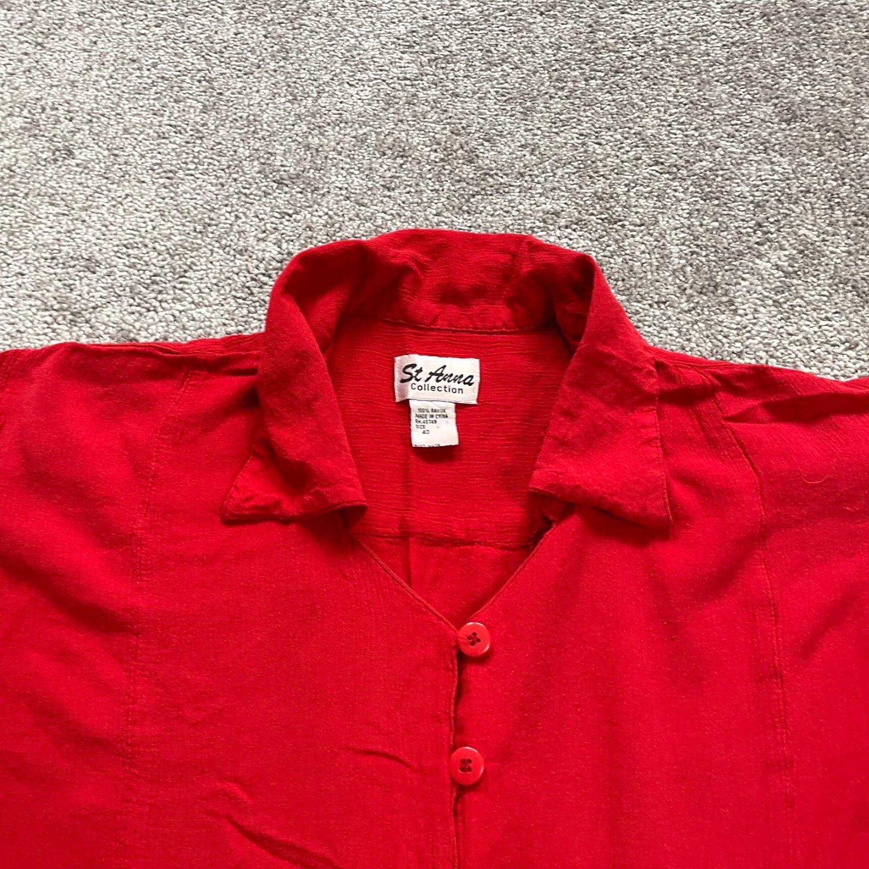 Vintage St Anna Collection Button Down Blouse Shirt Womens 40 Red Short Sleeve Rayon Top Size S / US 4 / IT 40 - 3 Thumbnail