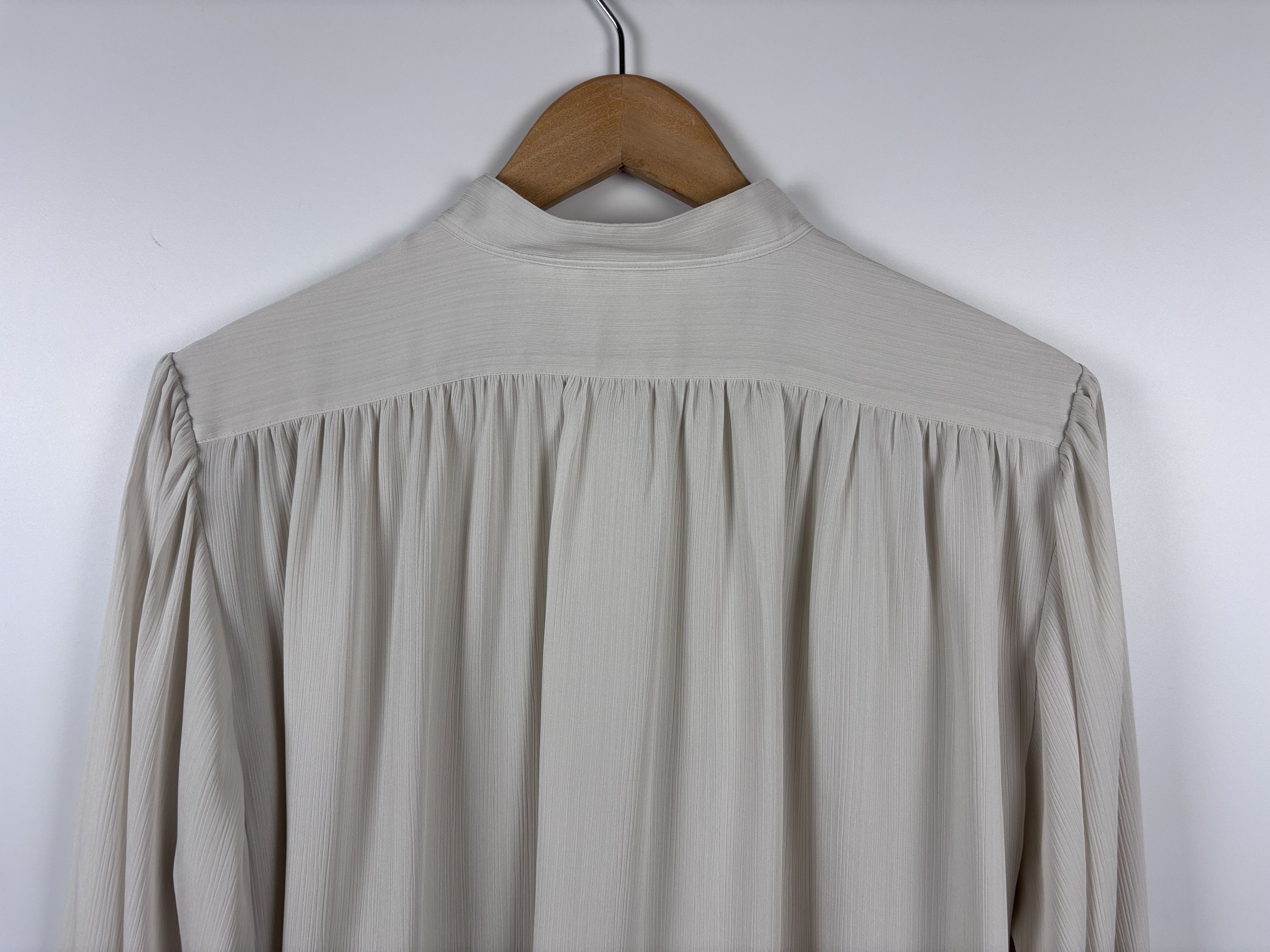 Uniqlo Womens Uniqlo Sheer Volume Longsleeve Blouse Off White M Size M / US 6-8 / IT 42-44 - 9 Thumbnail