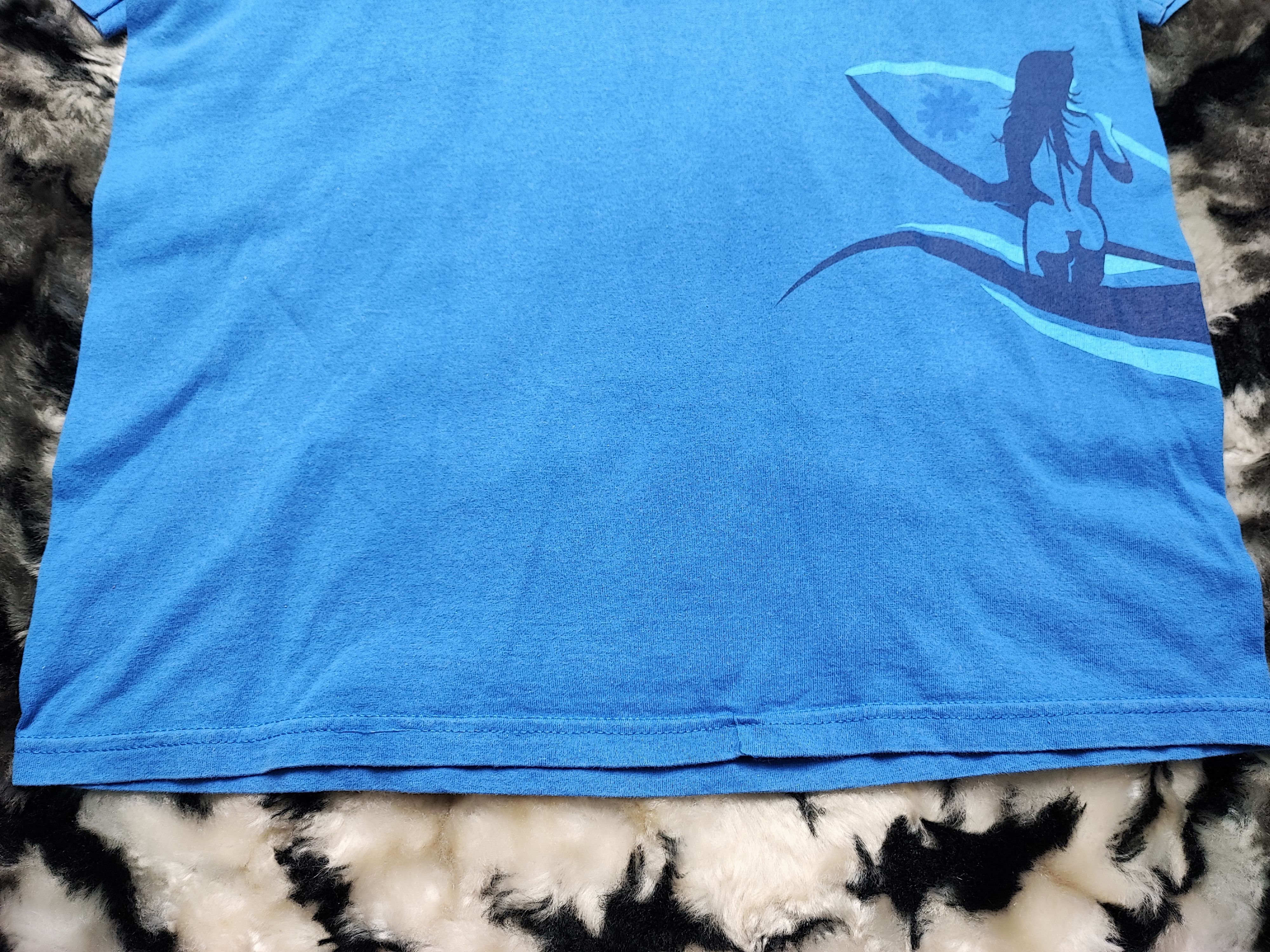 Band Tees Red Hot Chill Pepers Girl Surf Vintage Y2k Hook-Ups Size US L / EU 52-54 / 3 - 6 Thumbnail