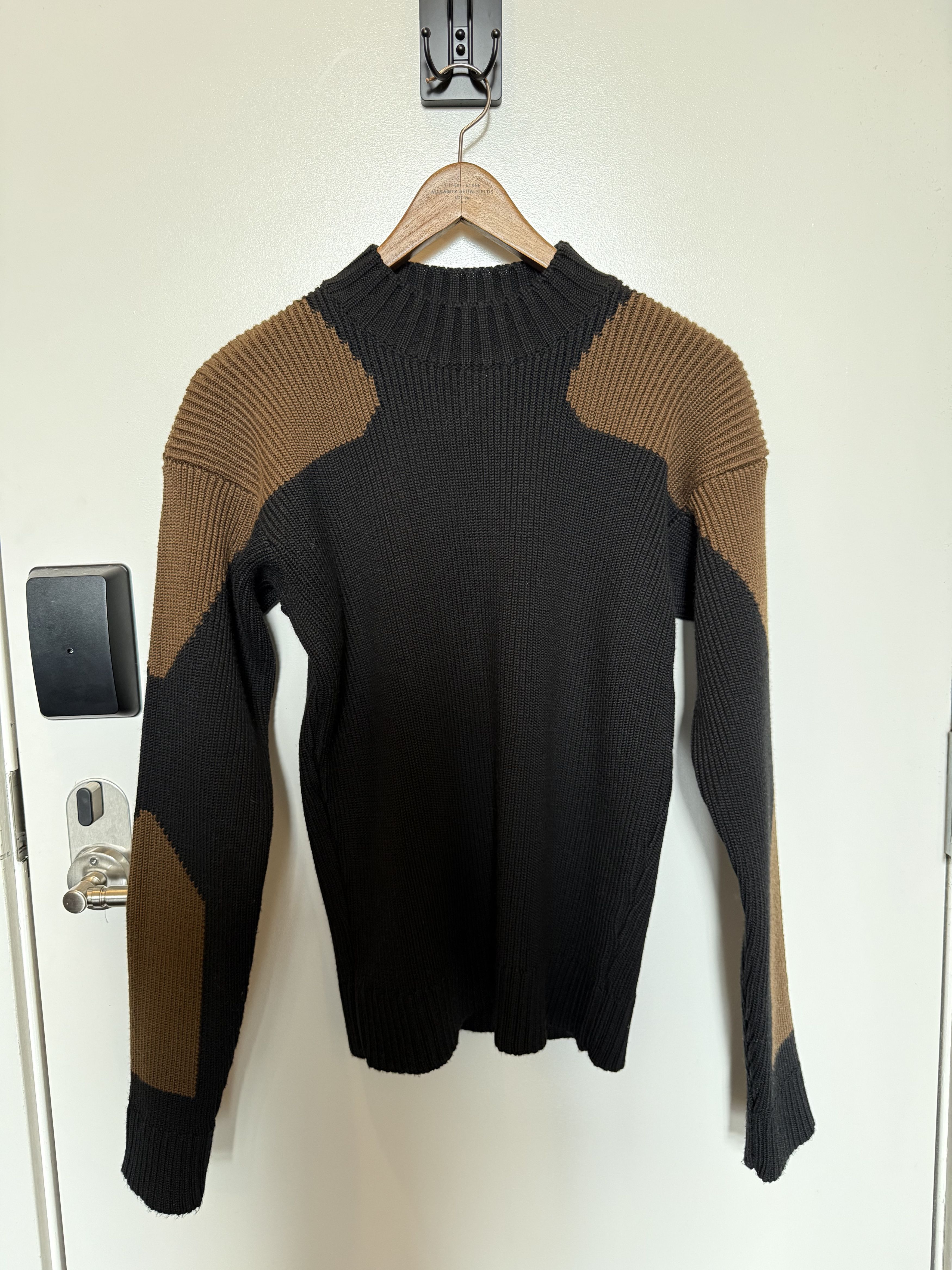 Jacquemus La Montagne 'La Maille Girò' Sweater (Black & Brown) Size US M / EU 48-50 / 2 - 1 Thumbnail