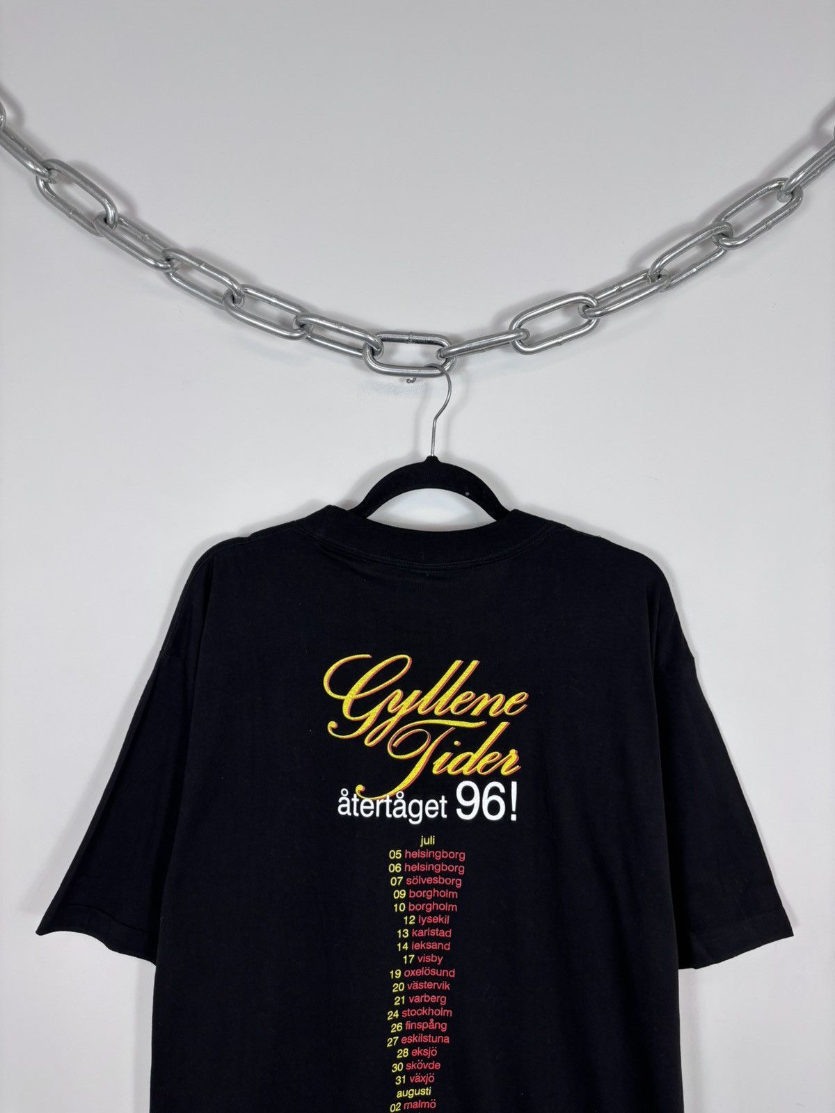 Band Tees Vintage Gyllene Tider 1996 Atertaget Tour Album Black Tee Size US XL / EU 56 / 4 - 10 Thumbnail
