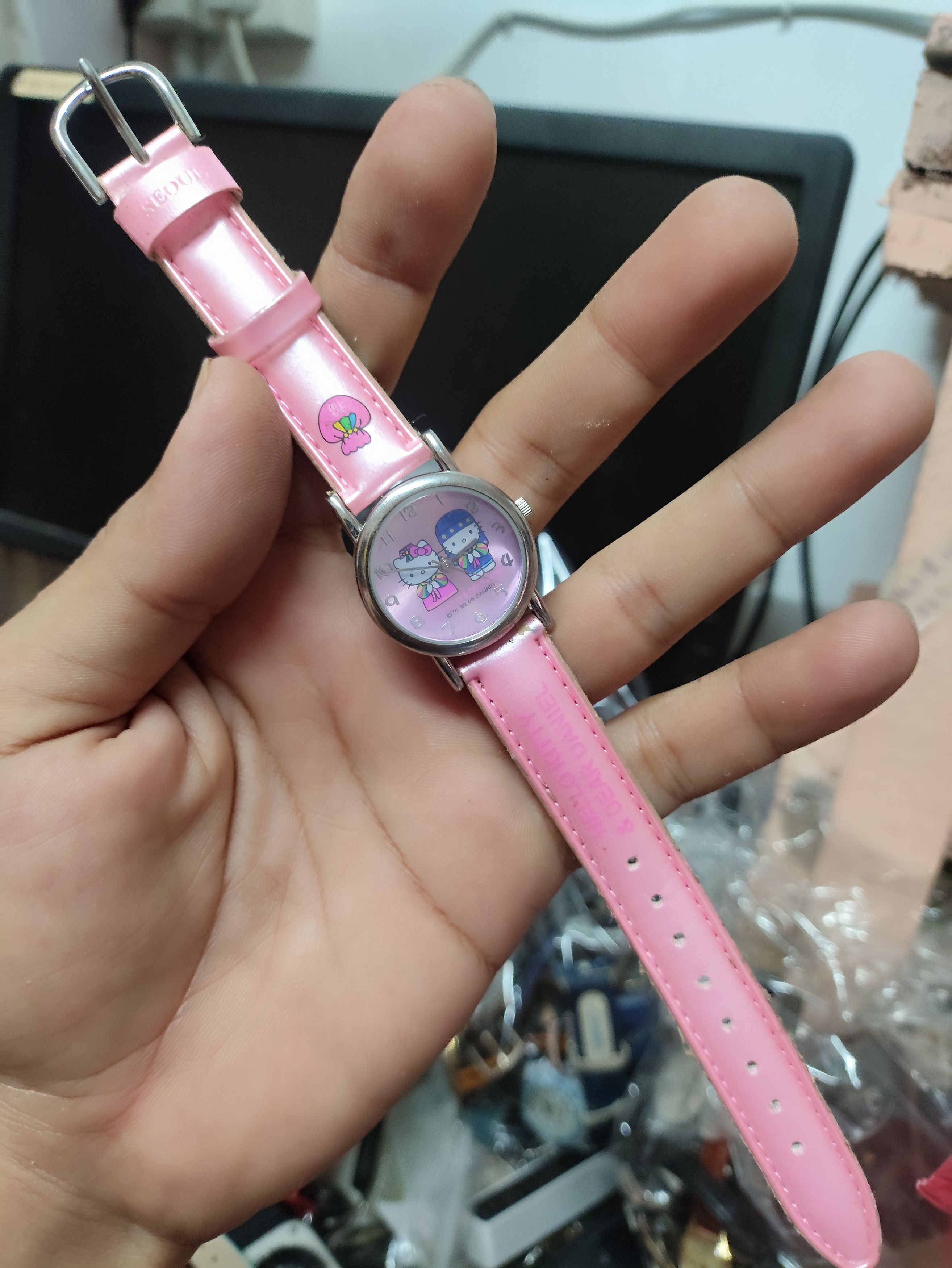 Vintage HELLO KITTY VINTAGE LADIES WATCH JAPAN QUARTZ Size ONE SIZE - 7 Thumbnail