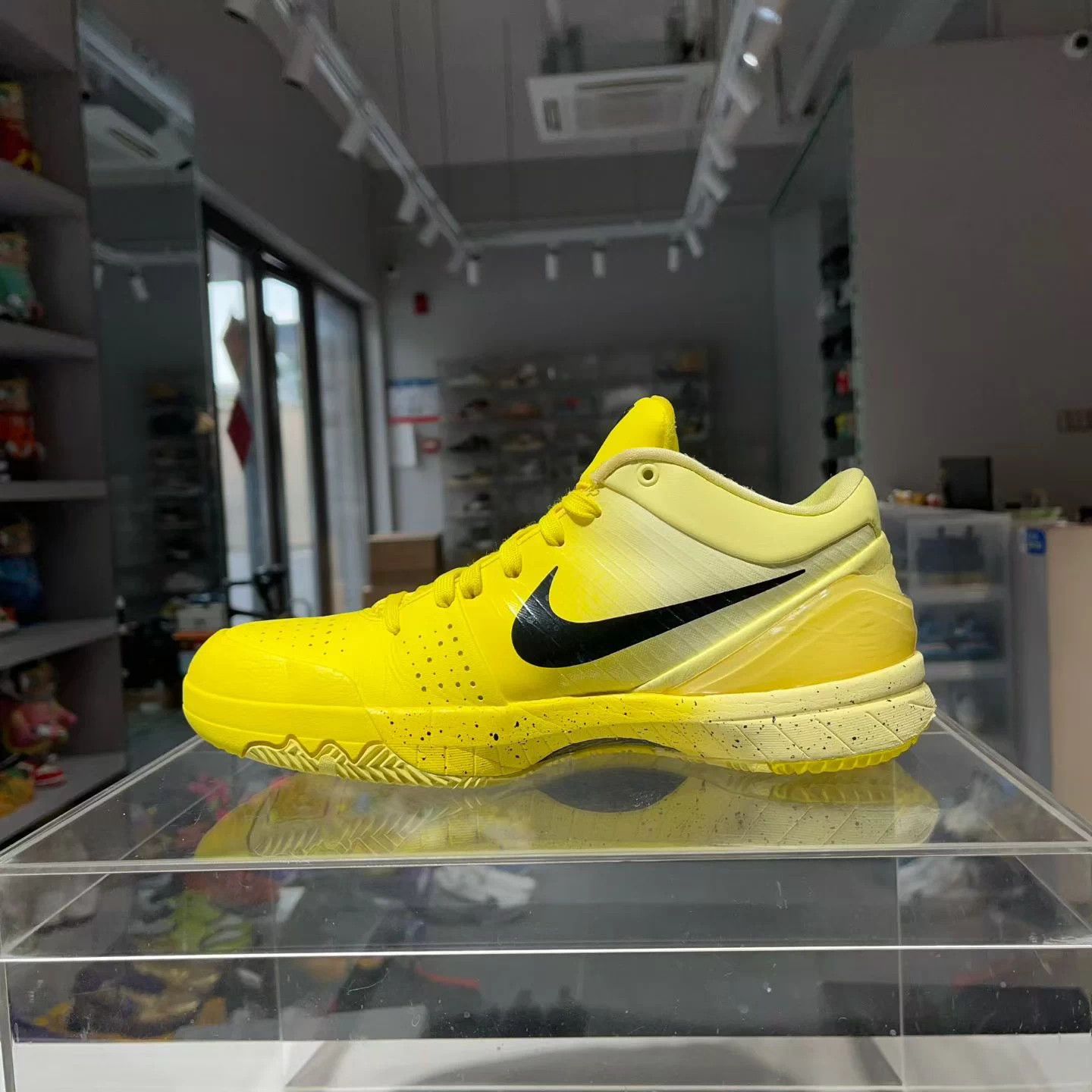 Nike Kyrie 4 Nai Gao EUR 42 Worn 2x Size US 9 / EU 42 - 6 Thumbnail