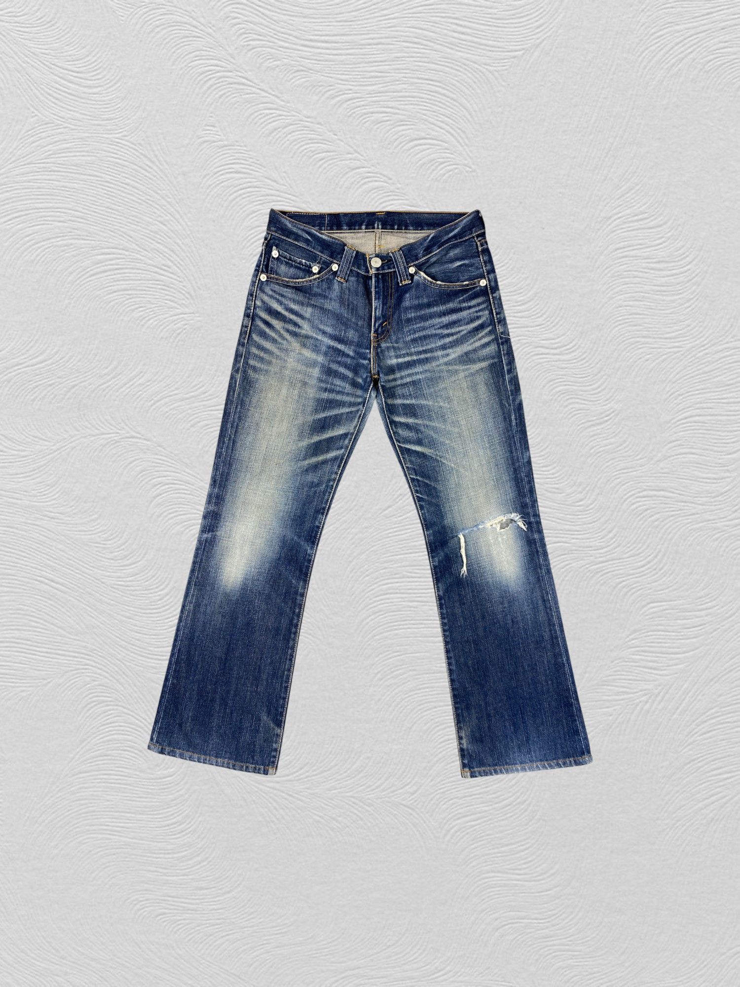 Distressed Blue Vintage Levi's 708 33x30 Denim -JN1936