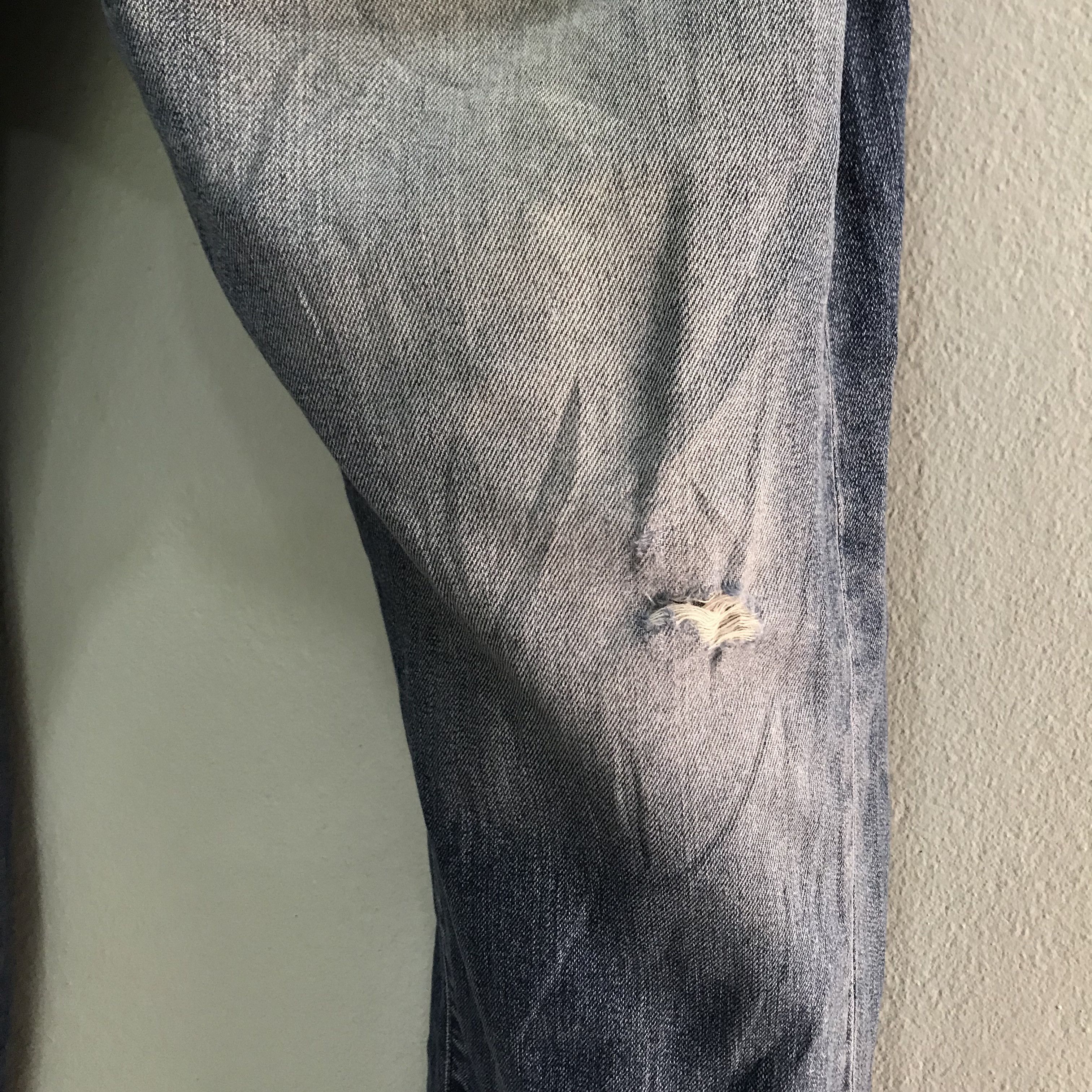 Levi's Vintage Levi’s 505 Blue Jeans 1990s Distressed Workwear Size US 40 / EU 56 - 5 Thumbnail