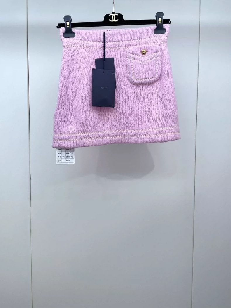 Prada Prada 24-pocket pink knitted skirt 2504-Nextarrow Size 25" / US 0 / IT 36 - 1 Thumbnail