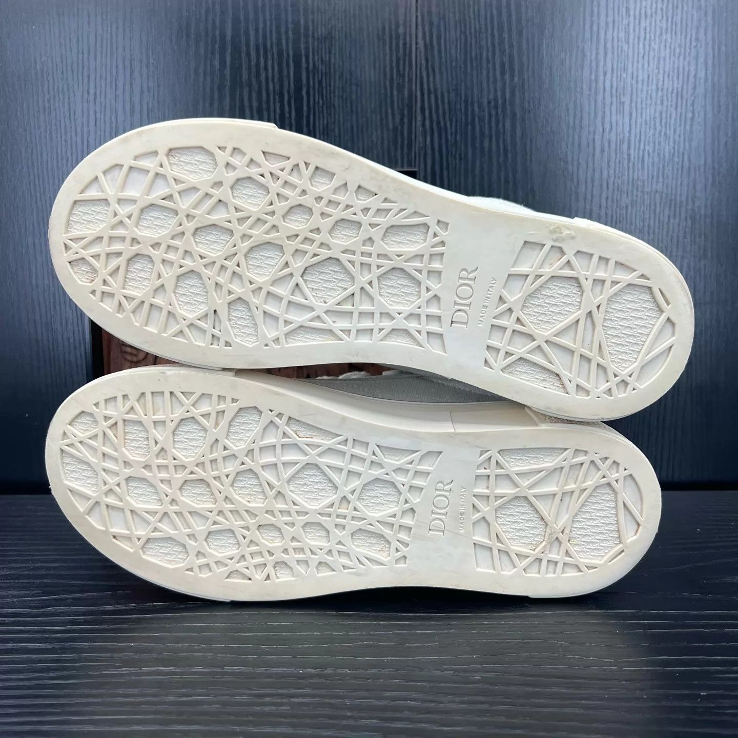Dior Dior B33 White & Gray 39 Like New Original Box Size US 8.5 / IT 38.5 - 6 Thumbnail