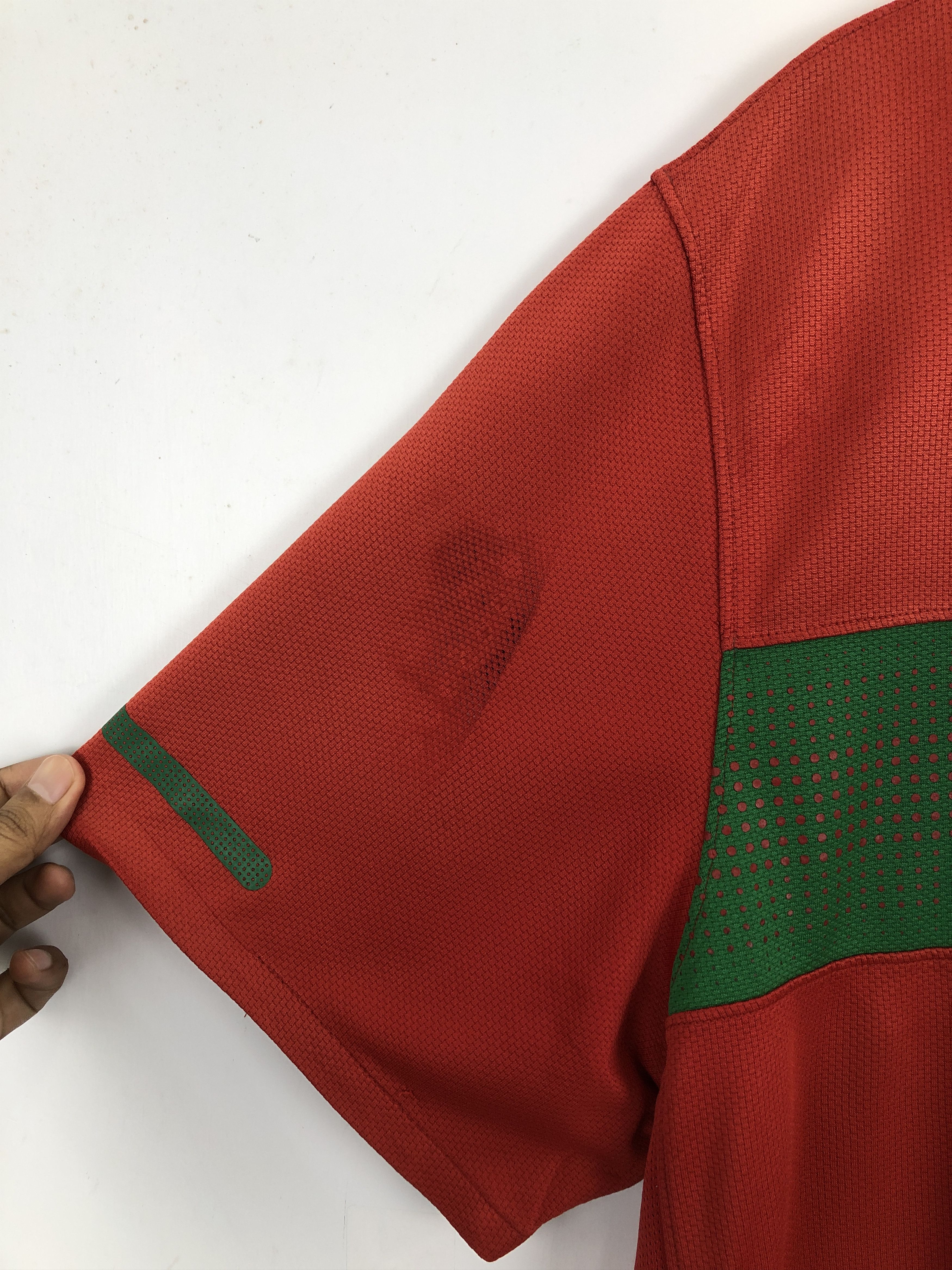 Other Portugal 2010/2012 Home Kit Jersey TA0480 Size US XXL / EU 58 / 5 - 9 Thumbnail