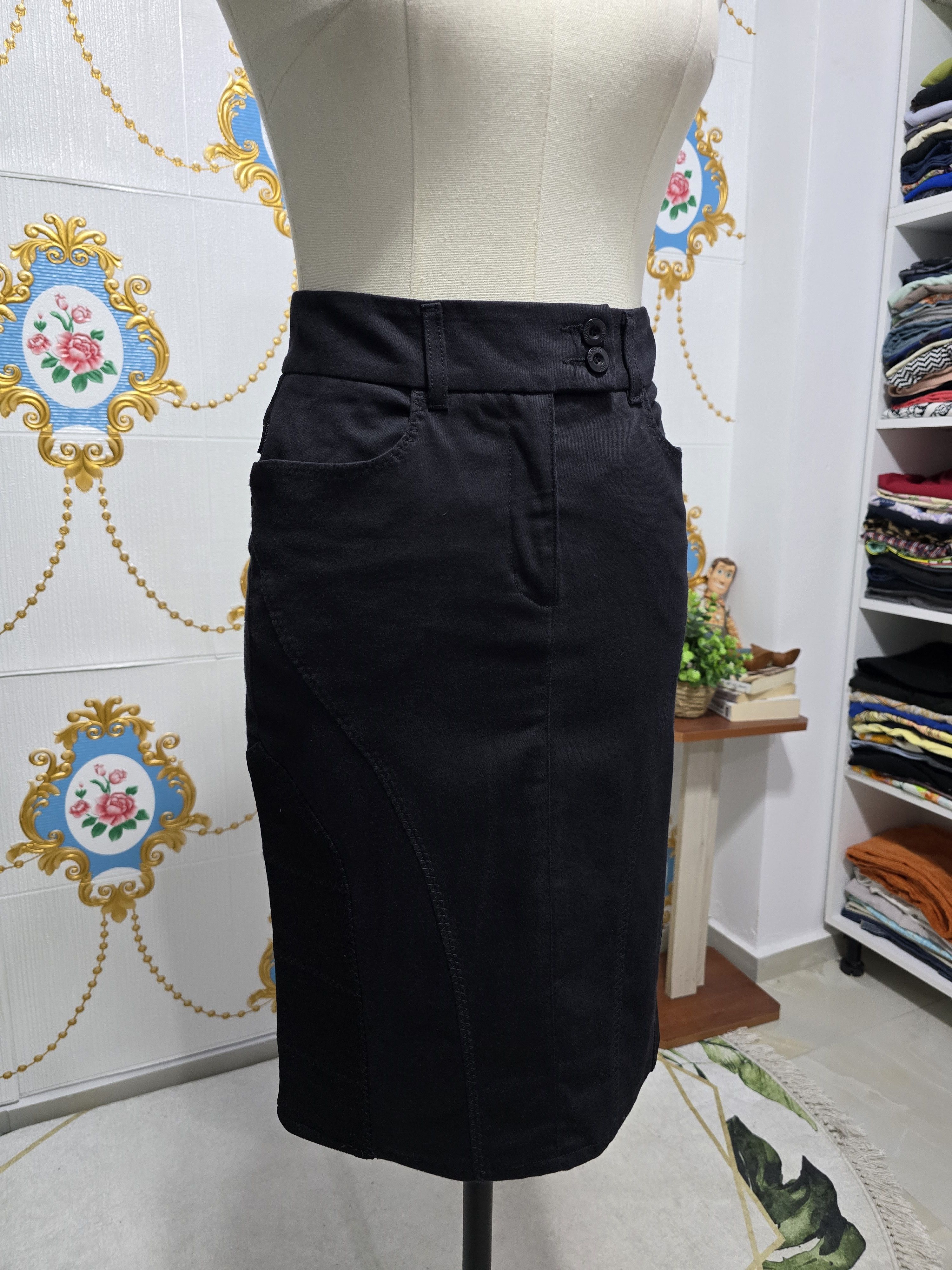 Moschino × Vintage MOSCHINO skirt women size small VINTAGE Size 27" / US 4 / IT 40 - 5 Thumbnail