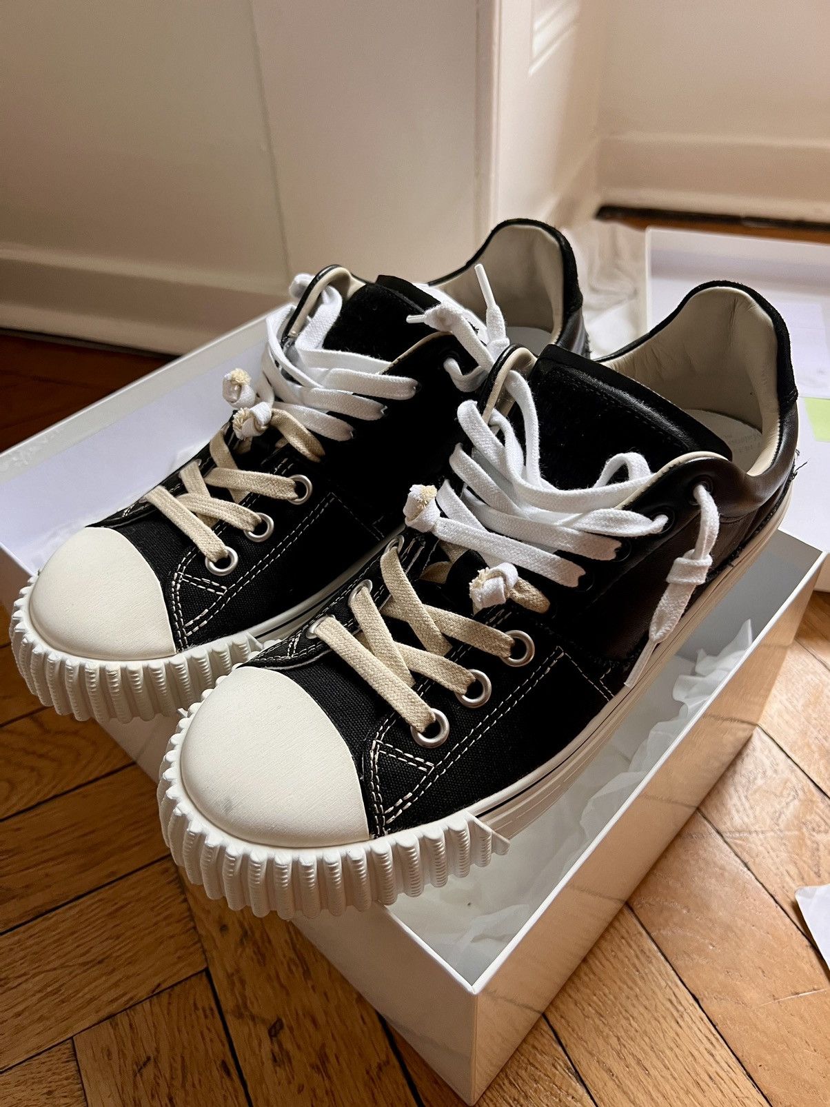 MM22 Leather and Fabric NEW EVOLUTION Low Top Sneakers