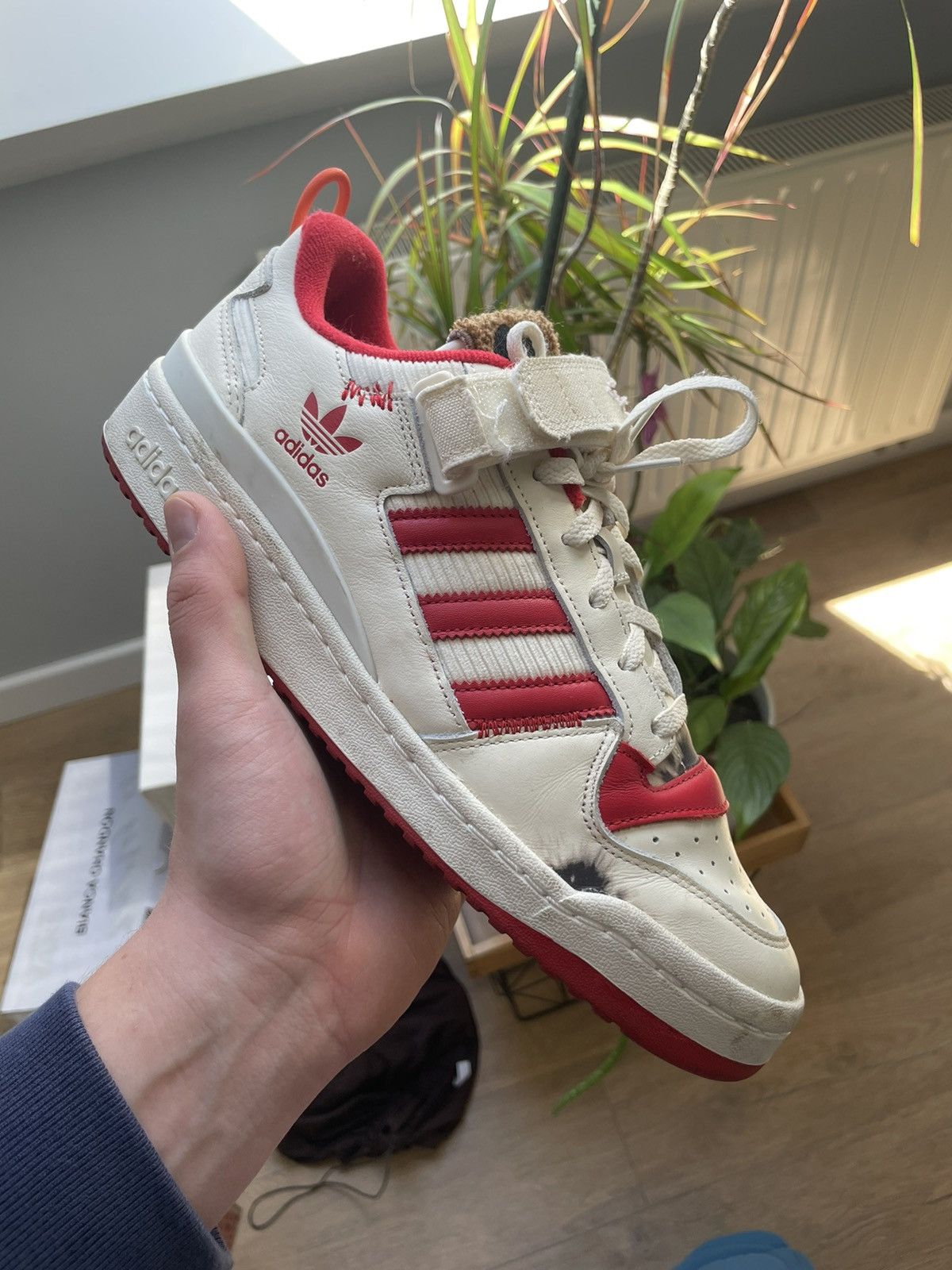Adidas × Hypebeast Adidas Originals Forum Low x Home Alone Size US 10.5 / EU 43-44 - 2 Thumbnail