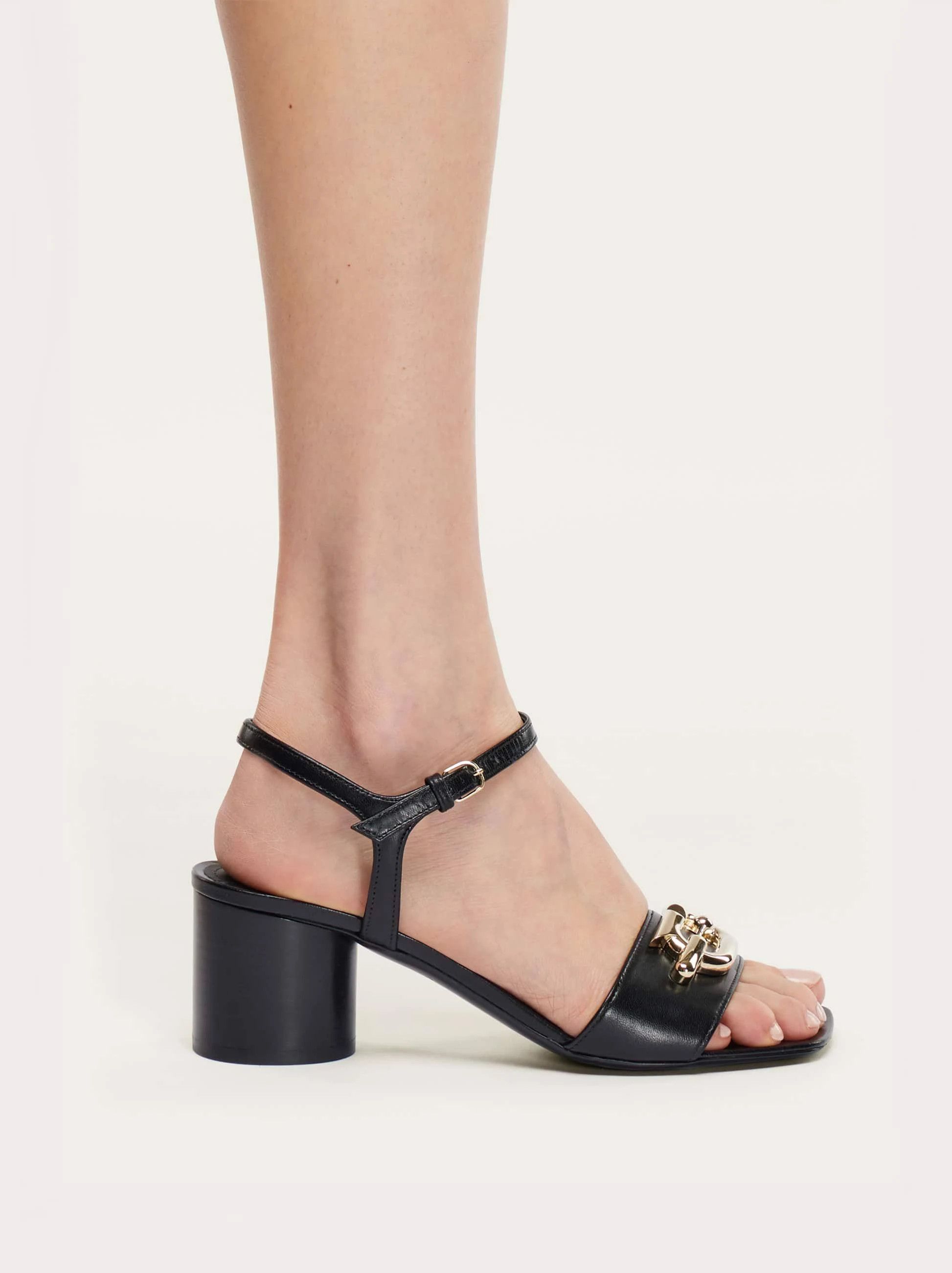 o1s1rm0724 Priscilla Leather Sandals in Black