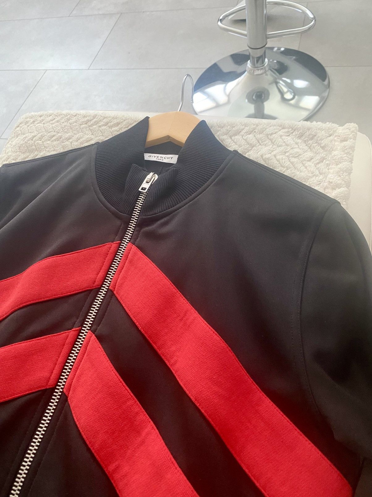 Givenchy Mint Givenchy black zip up sweatshirt track jacket red lines Size US S / EU 44-46 / 1 - 3 Thumbnail
