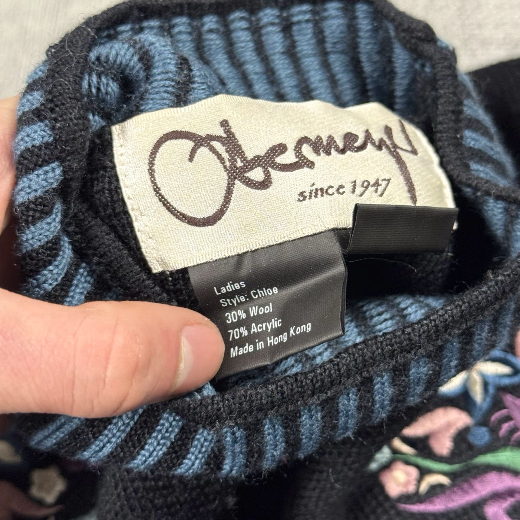 Obermeyer VINTAGE Obermeyer Women's Ski Pullover Wool Blend Sweater Mock Neck Floral 90s Nordic Knit Blue Small Women’s Sweater Size S / US 4 / IT 40 - 6 Thumbnail