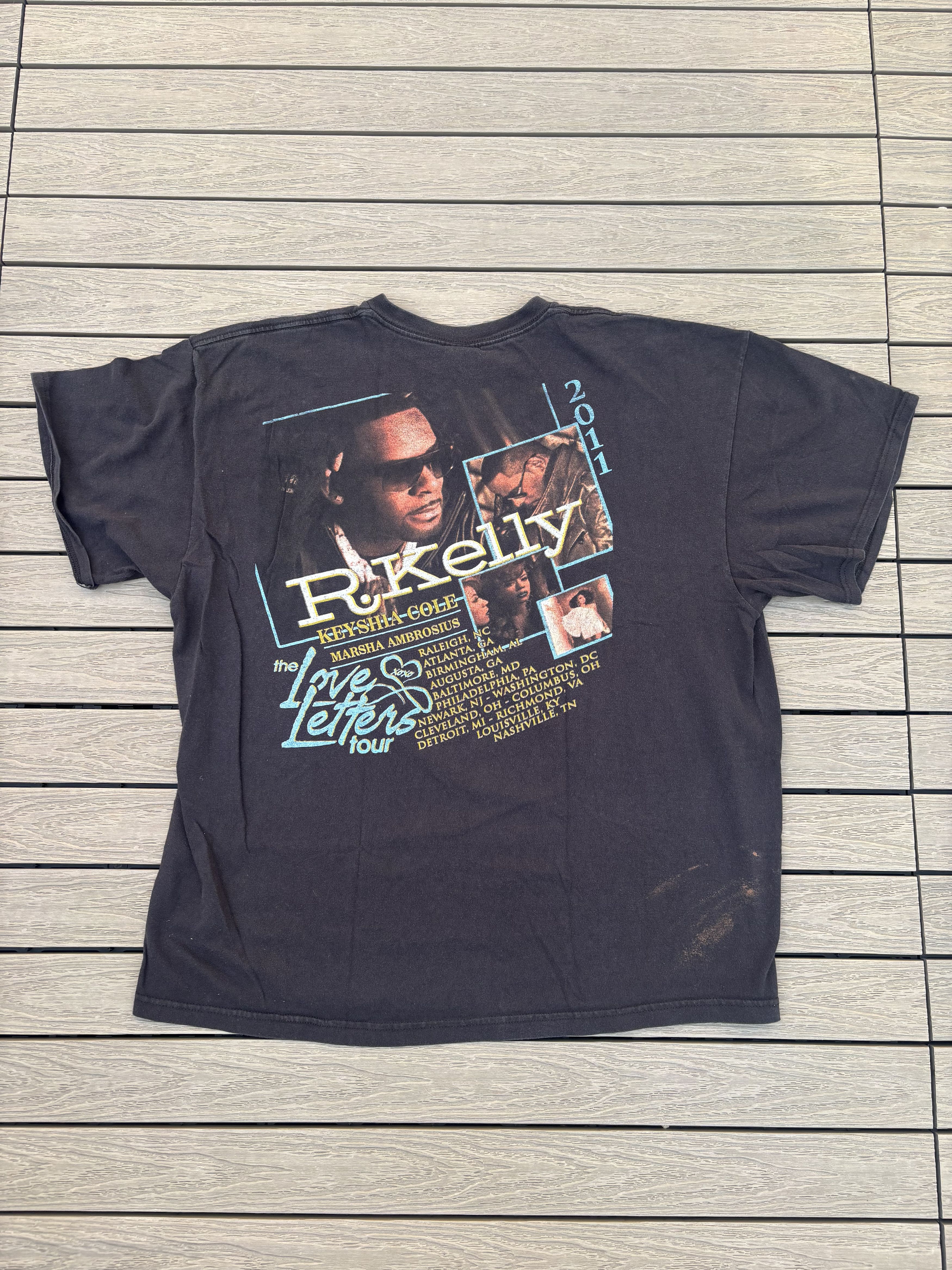 Band Tees R. Kelly Vintage 2011 'Love Letters' Tour Tee XXL Size US XXL / EU 58 / 5 - 1 Thumbnail