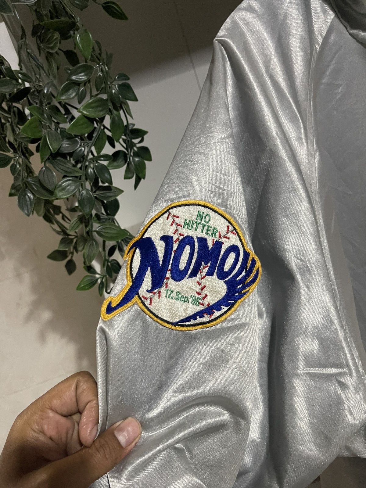 Starter Vintage Starter MLB LA Dodgers Hideo Nomo Satin Jacket Size US L / EU 52-54 / 3 - 3 Thumbnail