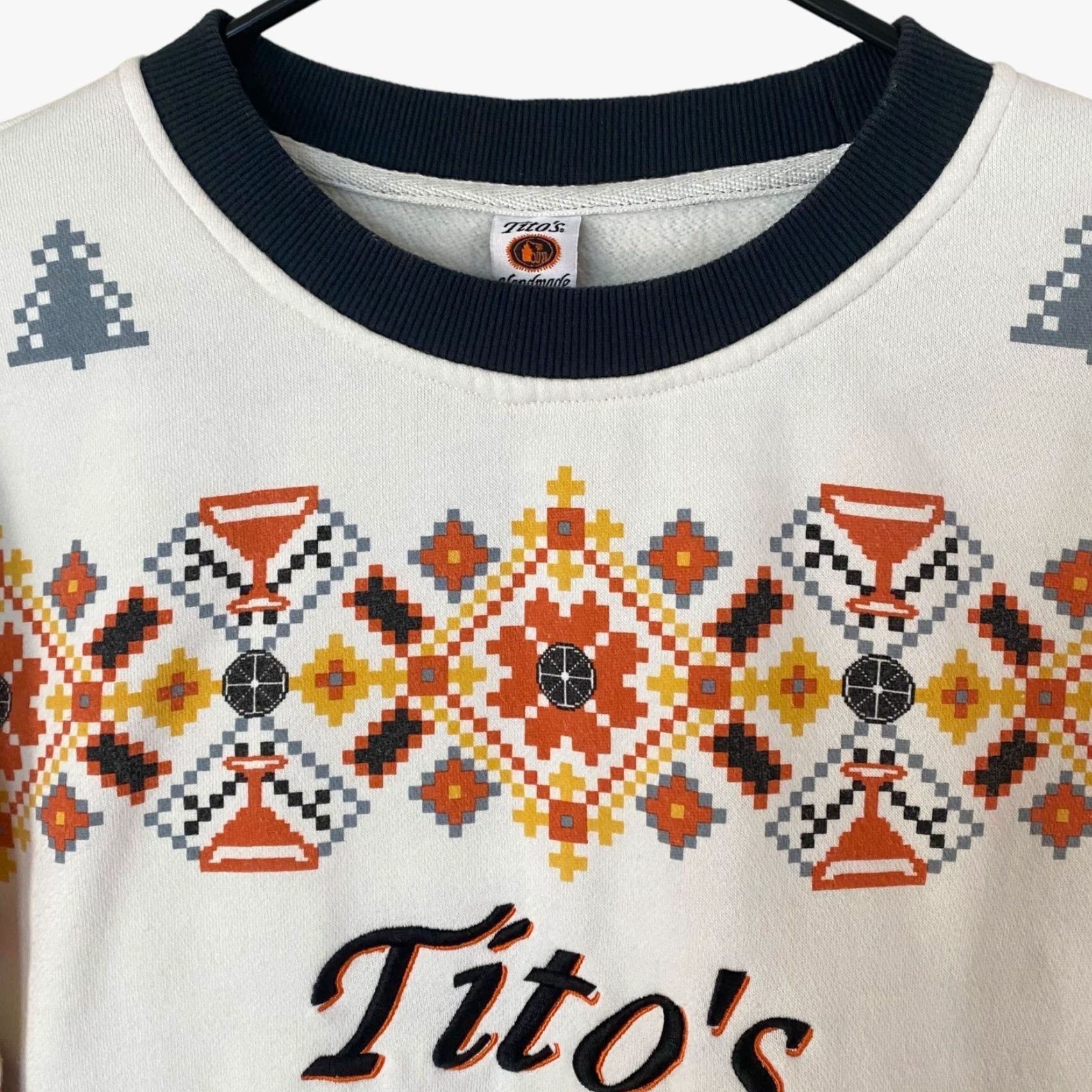Vintage Tito's Handmade Vodka Embroidered Pullover Crewneck Holiday Sweatshirt White Men's Small Size US S / EU 44-46 / 1 - 5 Thumbnail