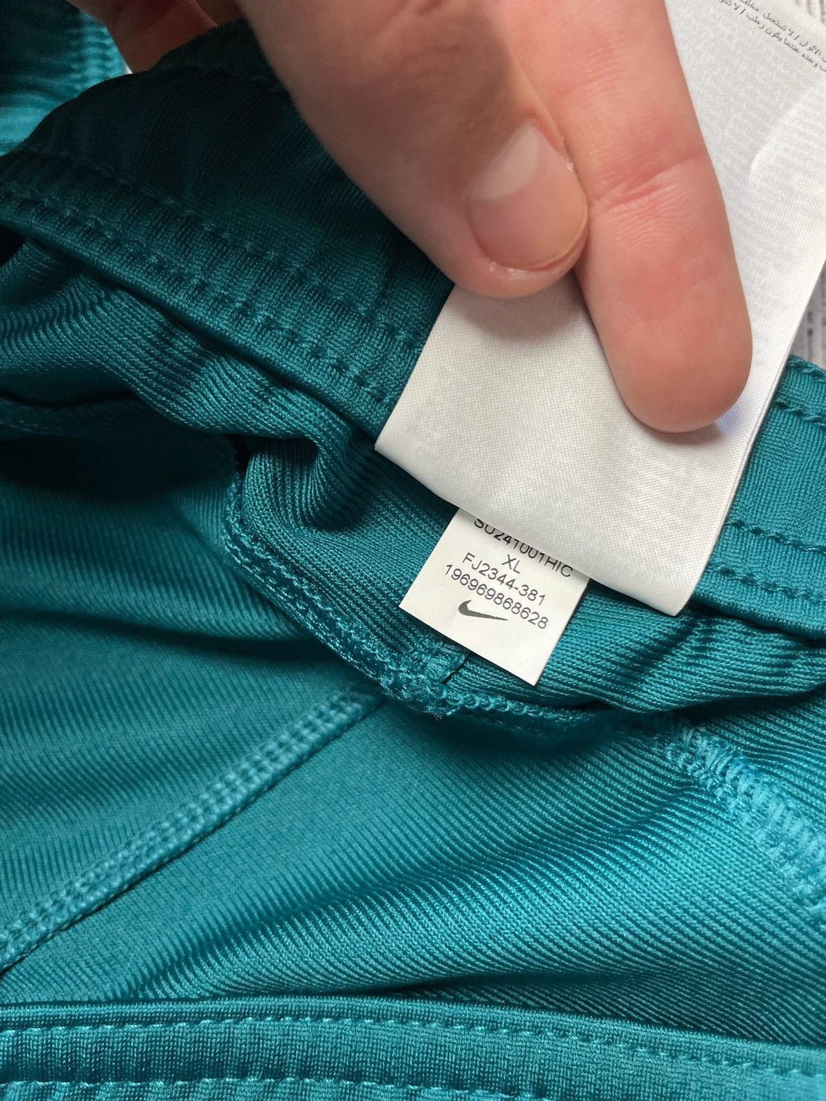 Vintage Nike x Portugal soccer tracksuit size L slim fit green Size US L / EU 52-54 / 3 - 15 Thumbnail