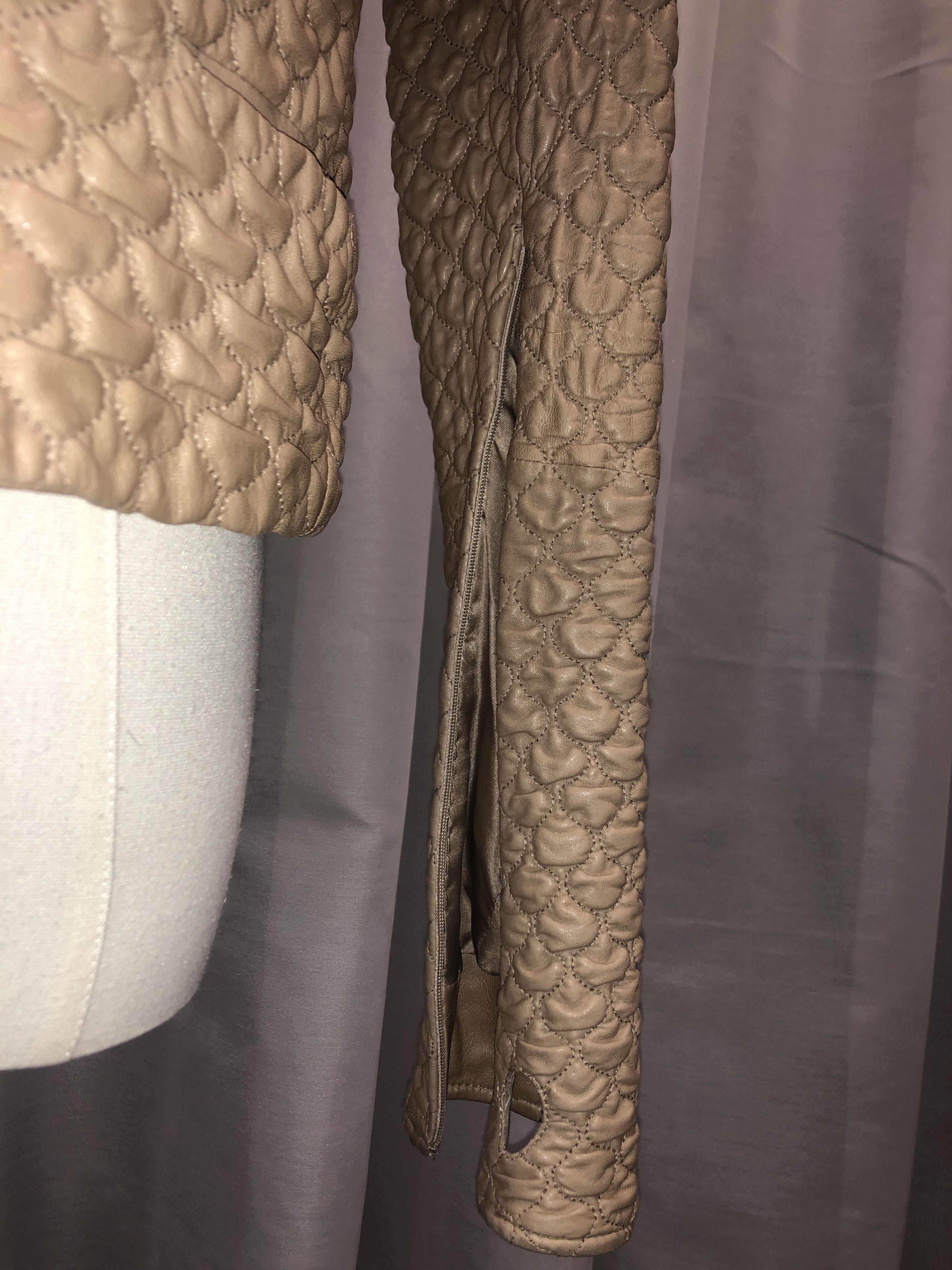 Alexander McQueen Pantheon and Lucem 2004 Quilted Leather Jacket Size M / US 6-8 / IT 42-44 - 13 Thumbnail