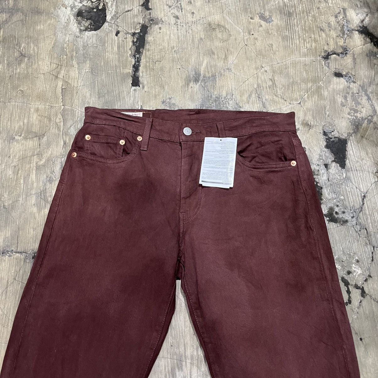 Tornado Mart Levi’s 502 Big E Regular Taper | Burgundy Size US 30 / EU 46 - 2 Thumbnail