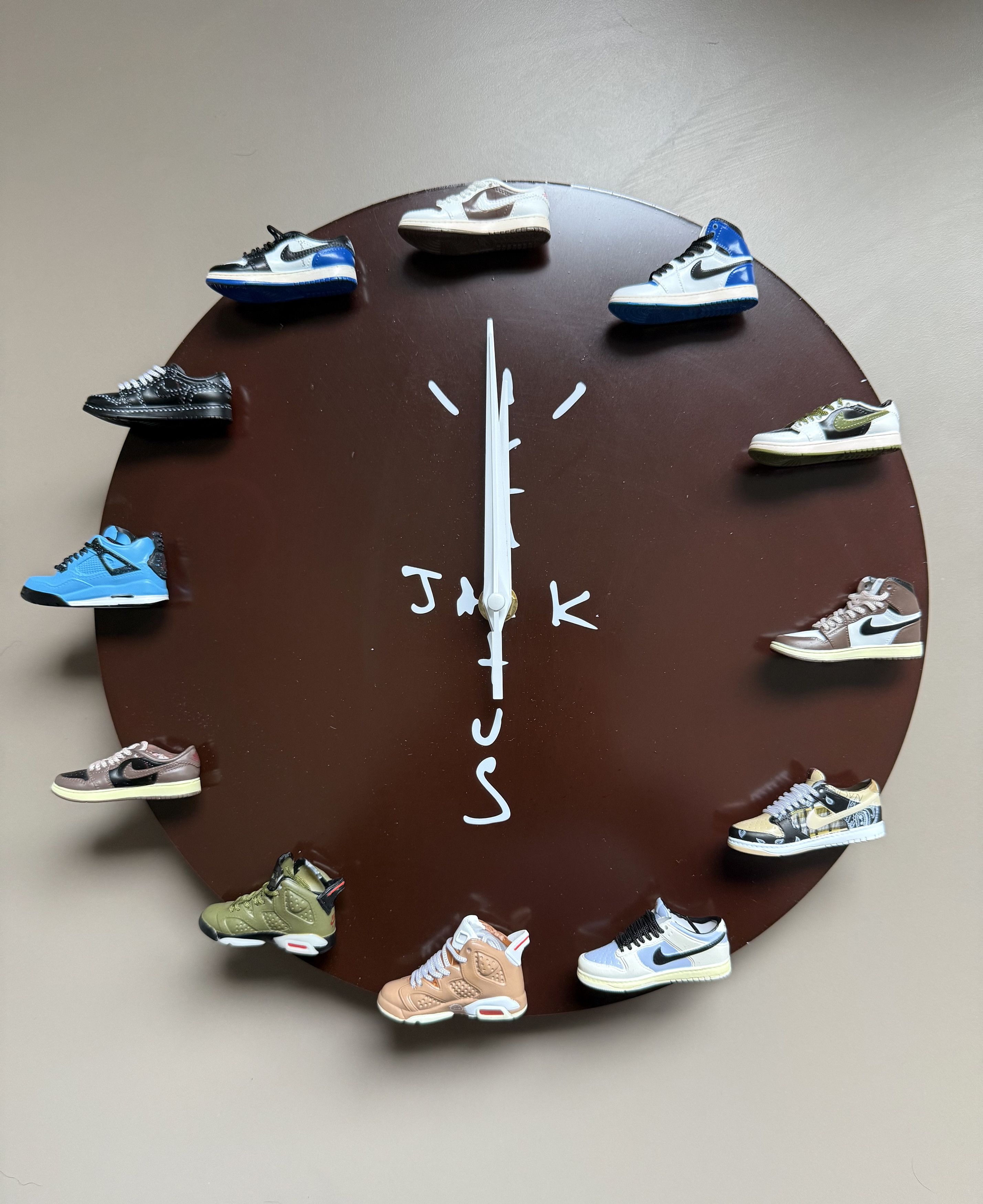 Travis Scott Cactus Jack 3D Sneaker Clock Size ONE SIZE - 1 Thumbnail