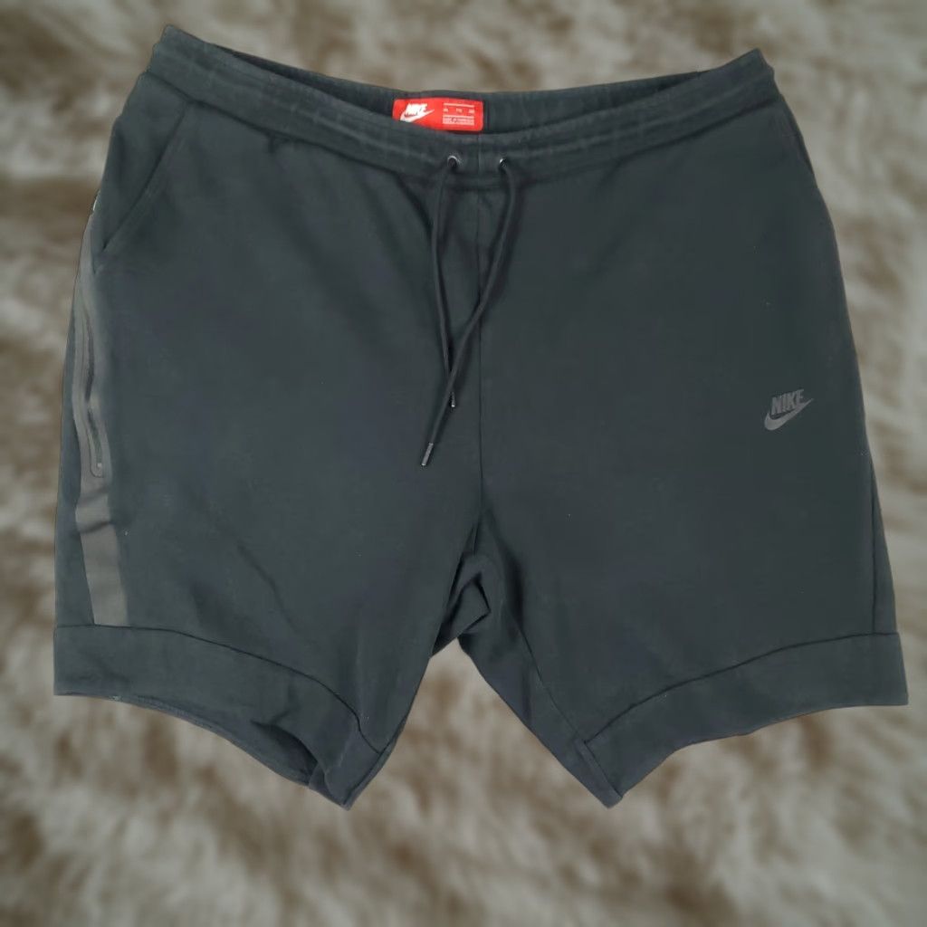 Nike Nike Shorts Mens 2XL Black Swoosh Running Training Active Sweat Shorts Nike Shorts Men 2XL Black Swoosh Sports Sweat Size US 39 - 1 Thumbnail