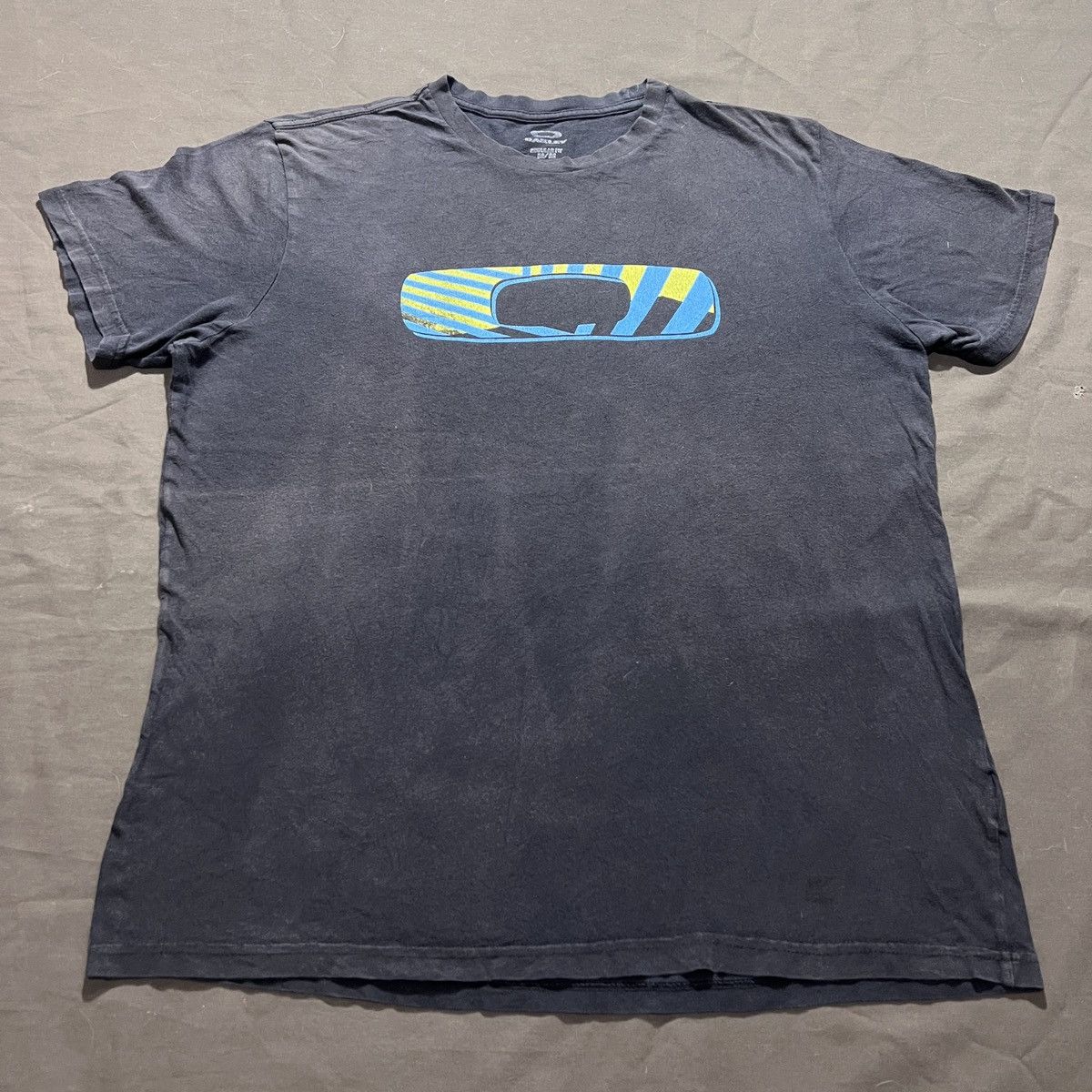Oakley Vintage Y2K Oakley T Shirt Sun Faded Size US M / EU 48-50 / 2 - 2 Thumbnail