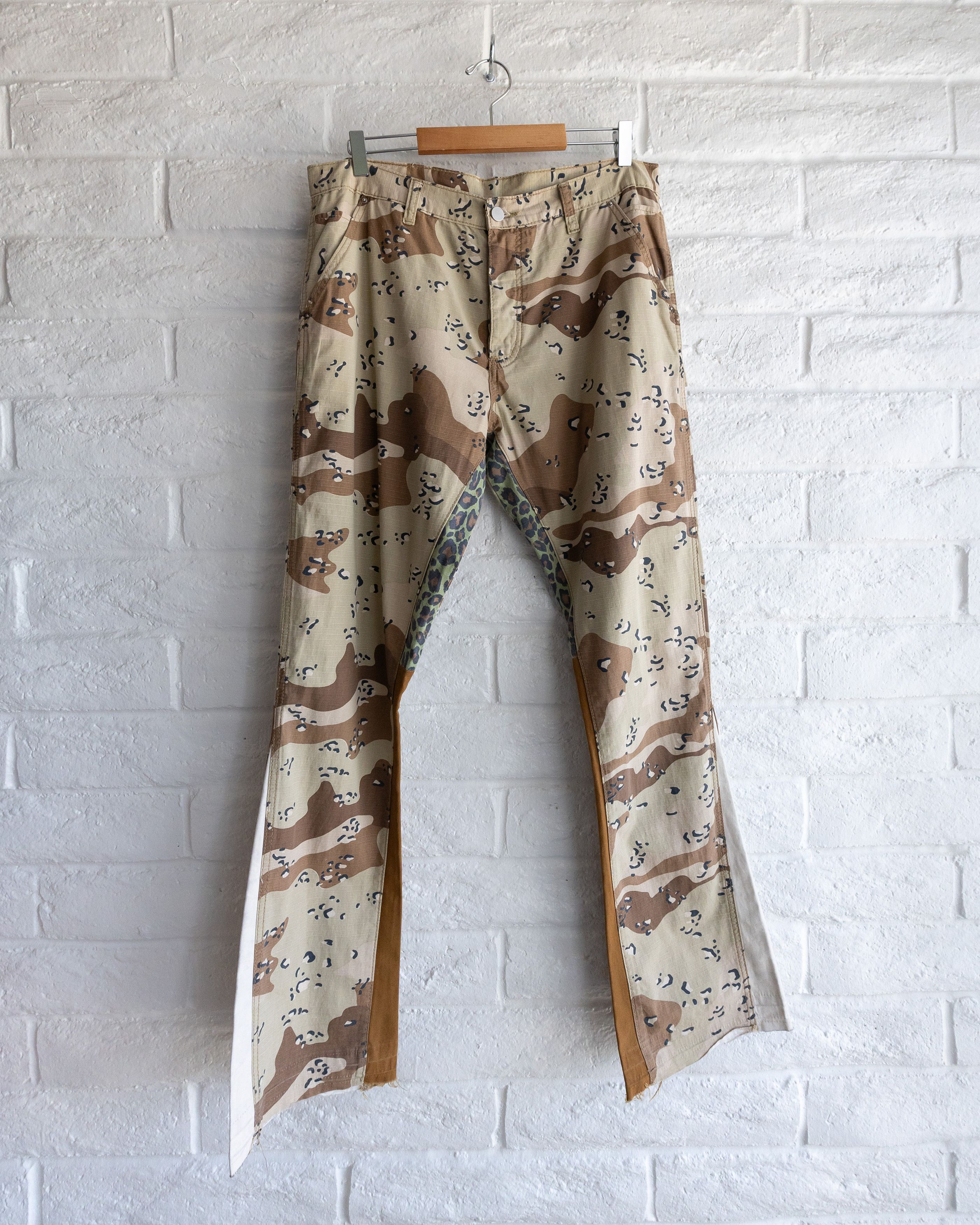 MNML MNML LA Chocolate Chip Camo Flare Pants Men's Size 35 Size US 35 - 1 Thumbnail