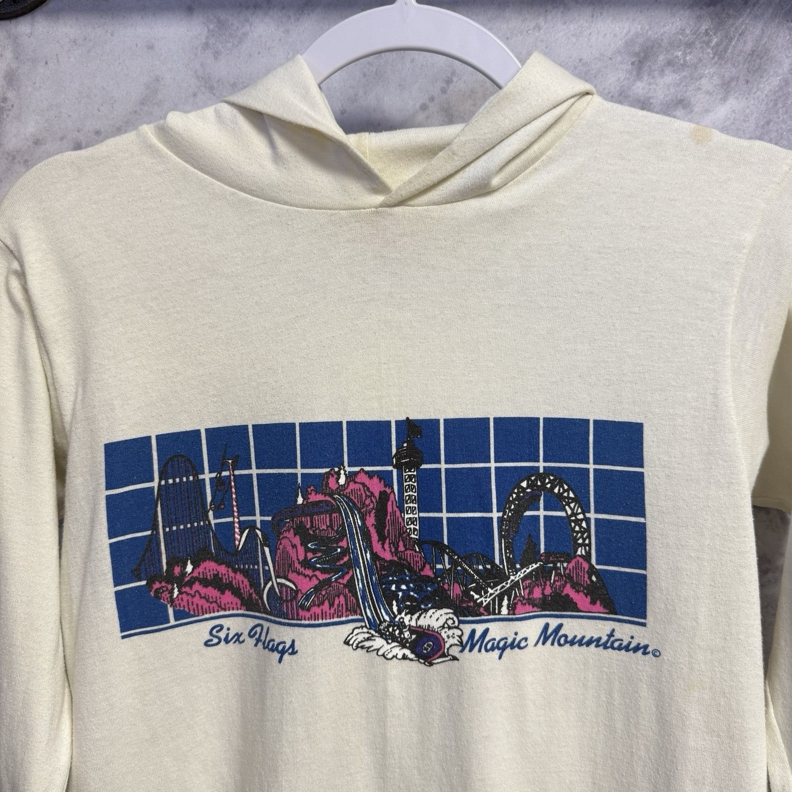 Vintage Vintage 80s Six Flags Magic Mountain T Shirt Hood Long Sleev Size US S / EU 44-46 / 1 - 3 Thumbnail