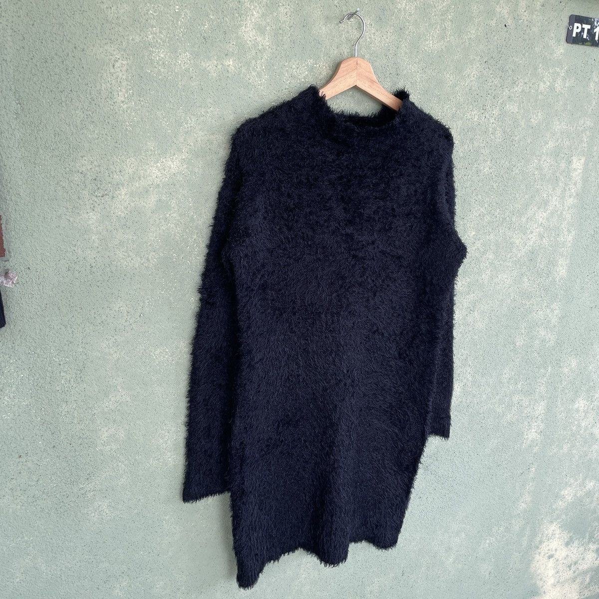 Japanese Brand Vintage Japanese Black Fur Shag Shaggy Long Knitwear Sweater Size US S / EU 44-46 / 1 - 2 Thumbnail