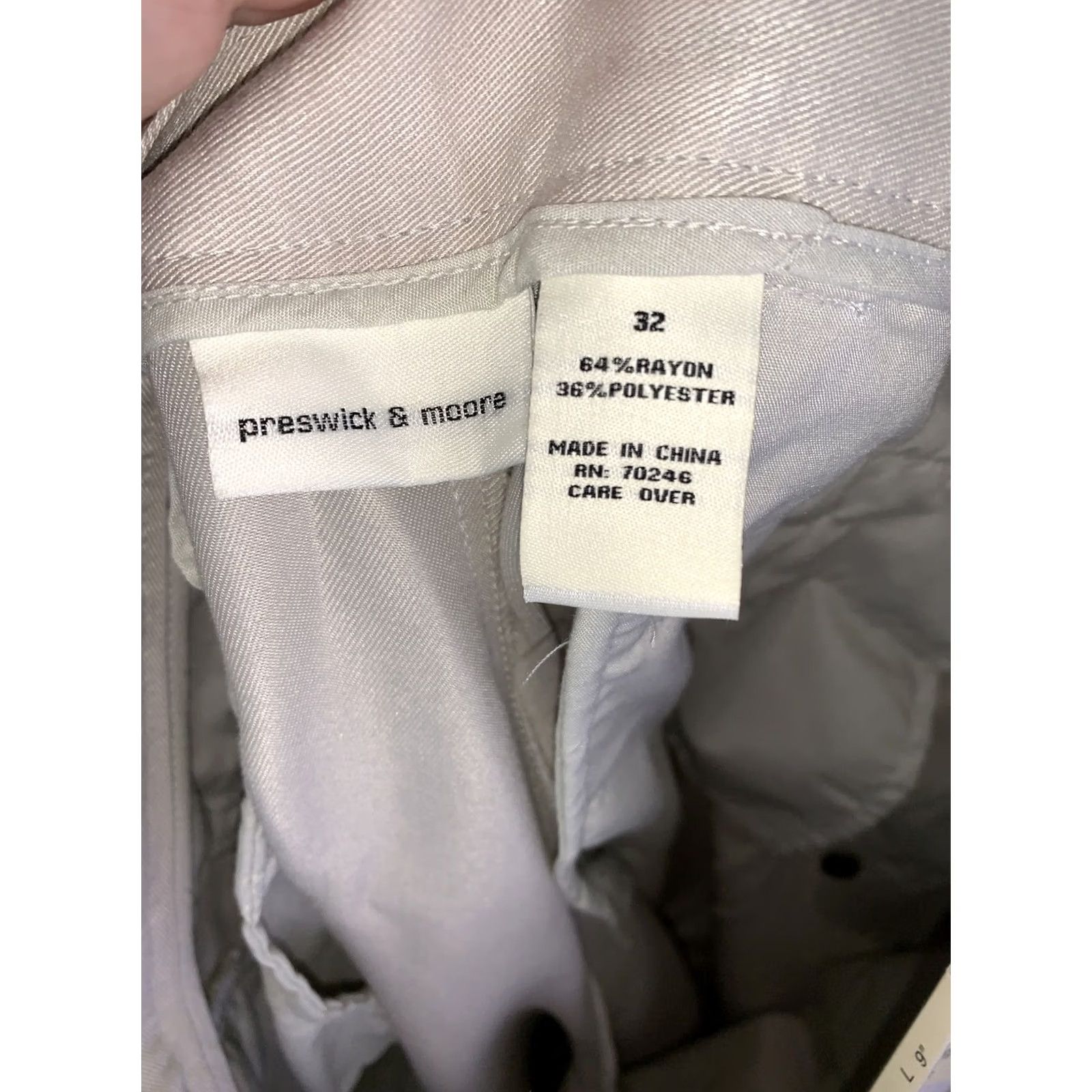 MooRER Prewick & Moore Men’s SZ 32x9 Pleated Front Shorts Stone Color NWT-4252 Bermuda Casual Summer 32 Mens Stone Color Shorts Size US 32 / EU 48 - 8 Thumbnail