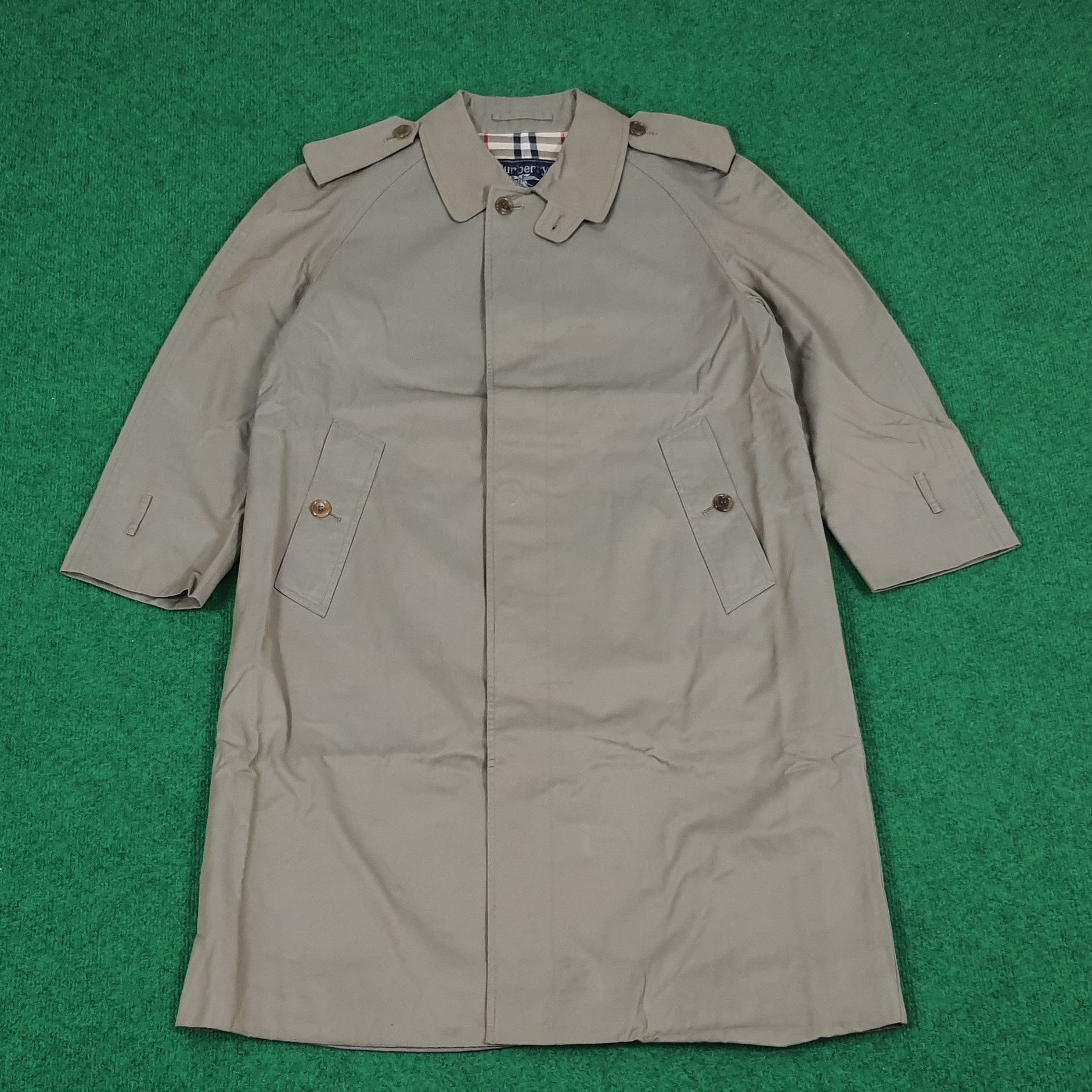 Burberry × Vintage Vintage Burberrys' Trench Coat Jacket Size US M / EU 48-50 / 2 - 1 Thumbnail